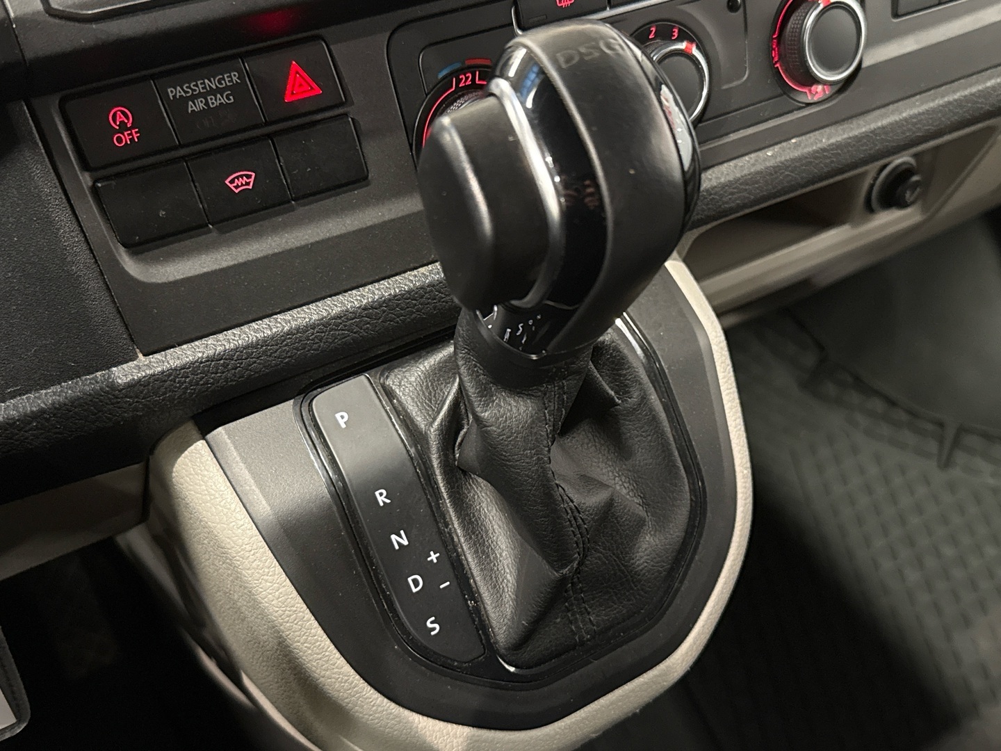 VOLKSWAGEN Transporter 2018