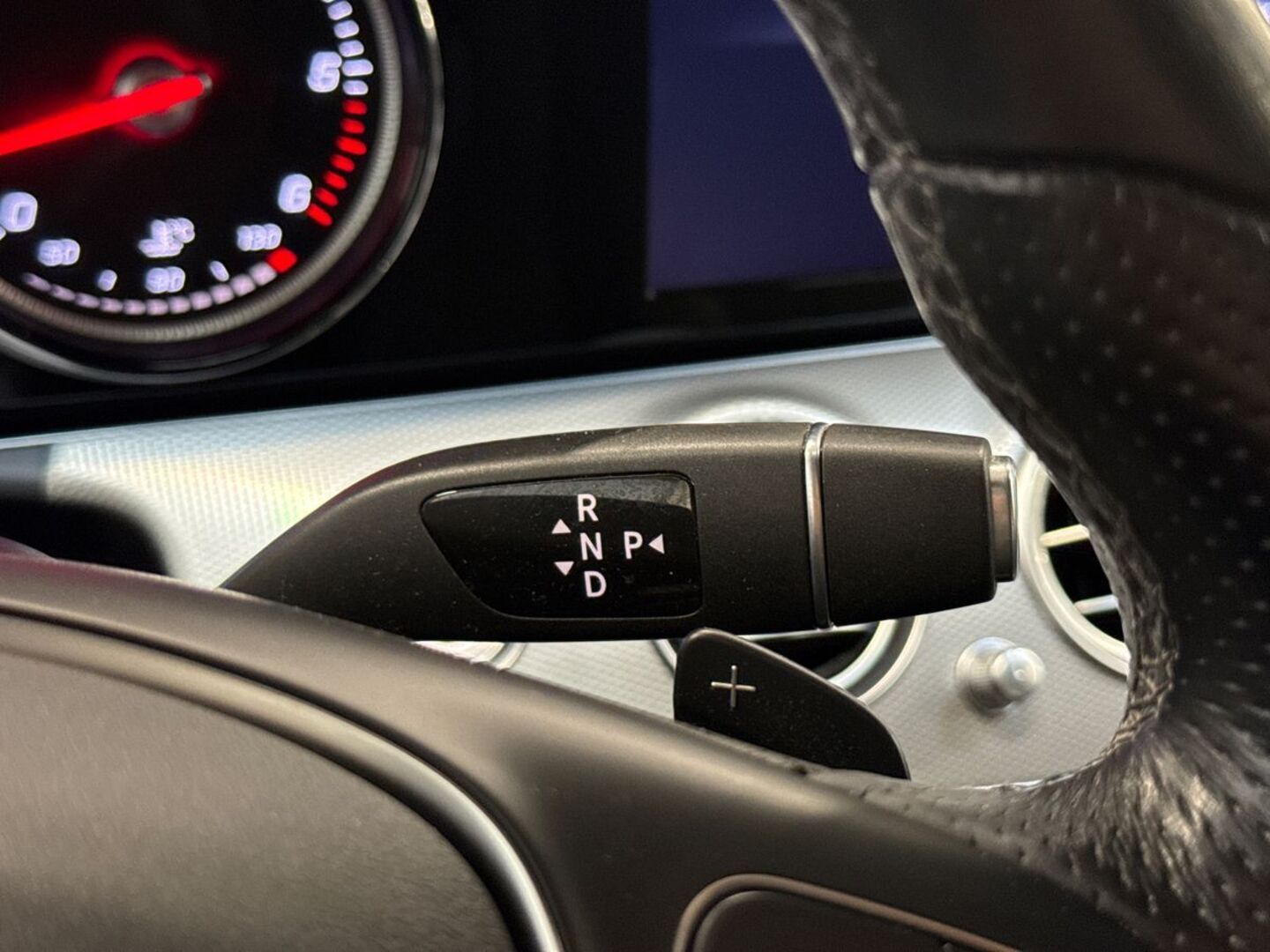 MERCEDES-BENZ E 2018