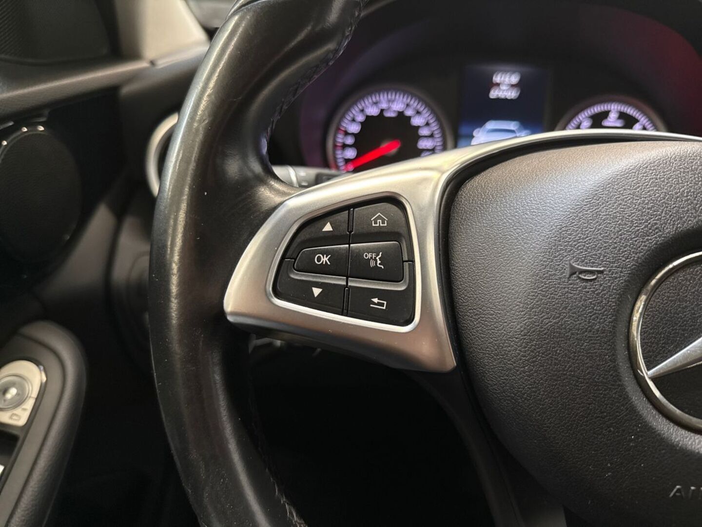 MERCEDES-BENZ C 2015