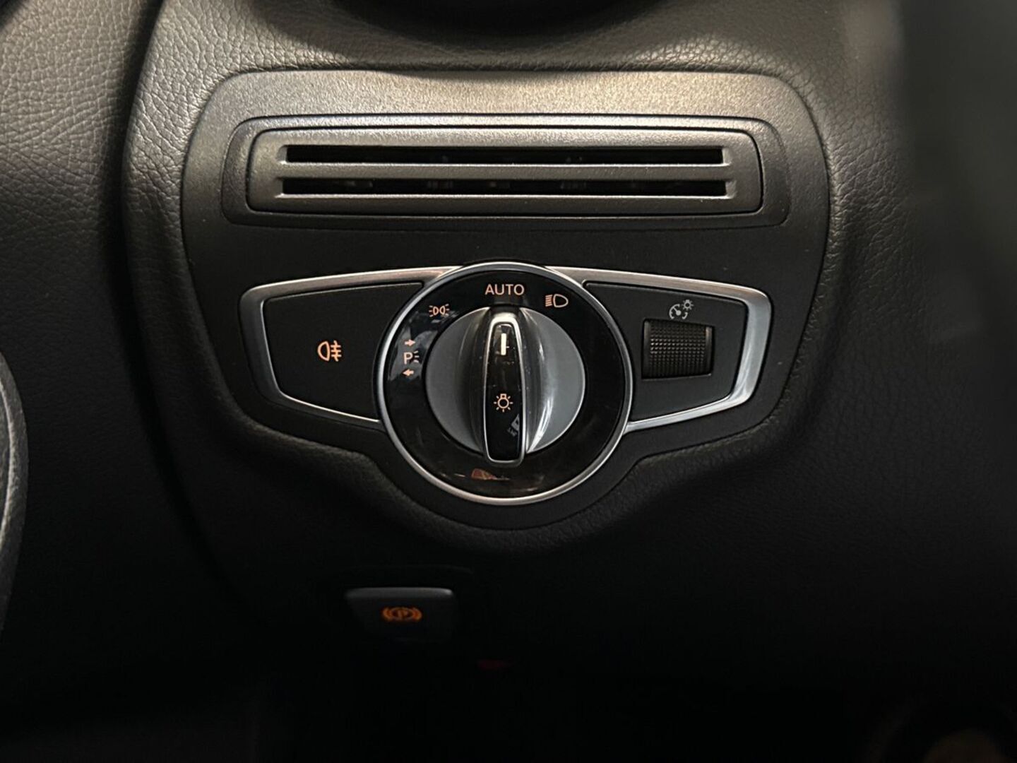MERCEDES-BENZ C 2015