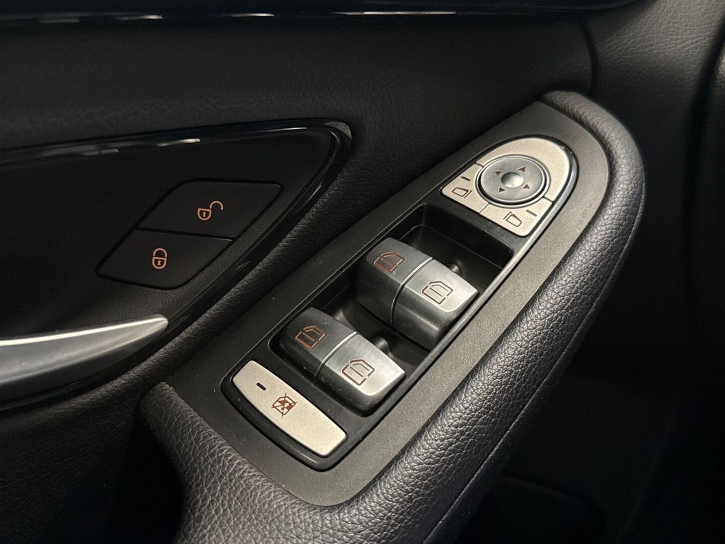 MERCEDES-BENZ C 2015