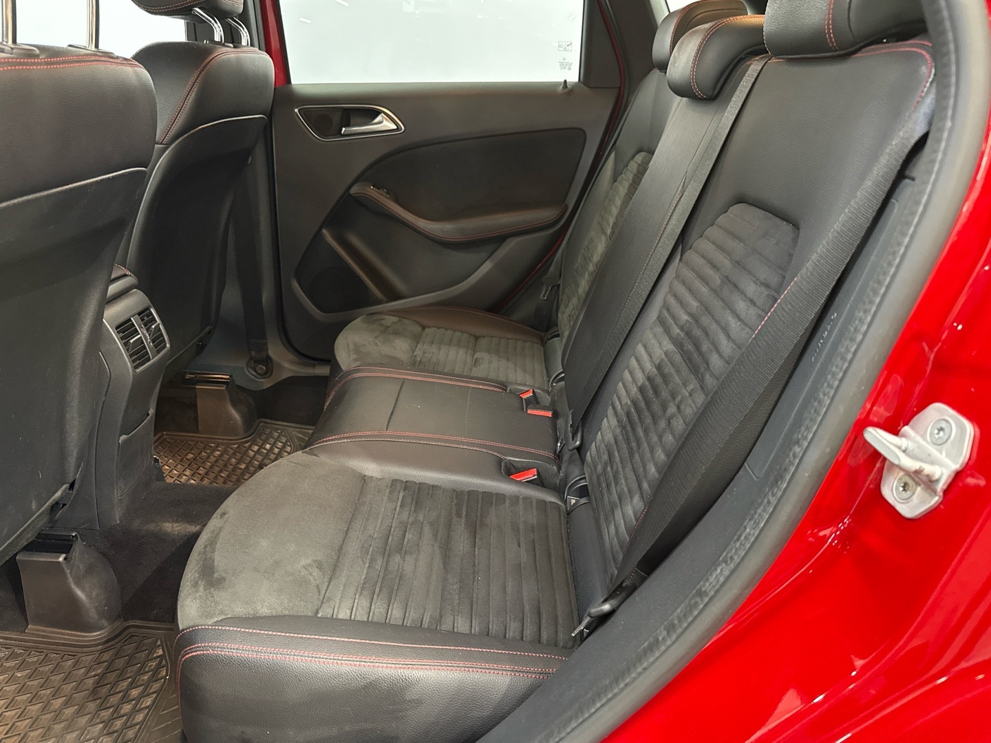 MERCEDES-BENZ B 2017