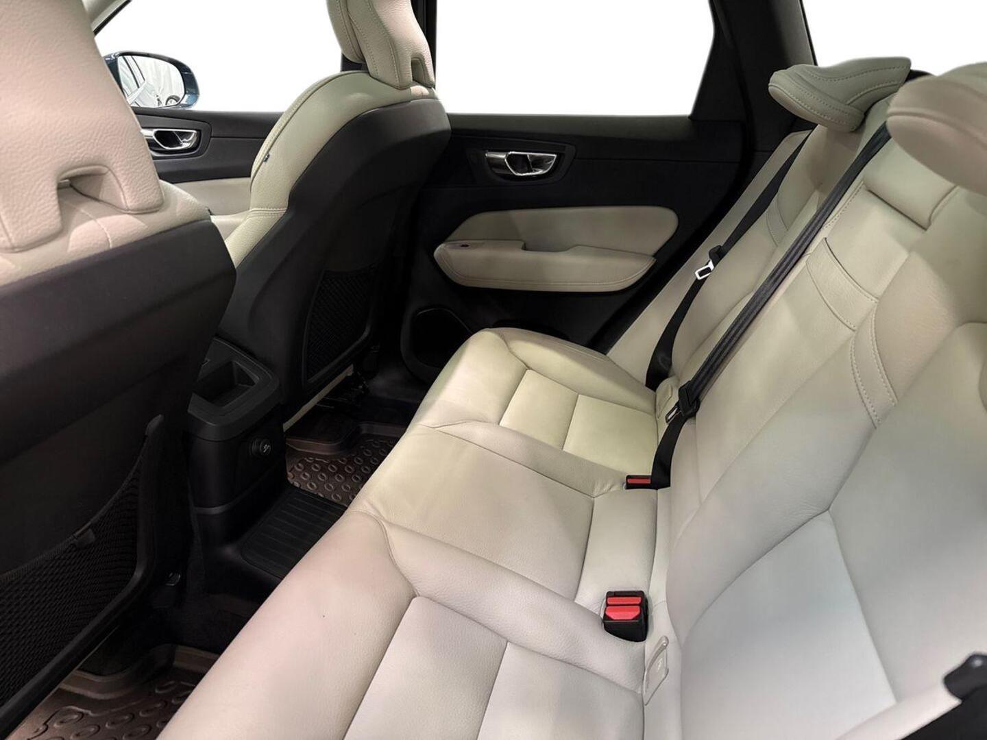 VOLVO XC60 2020