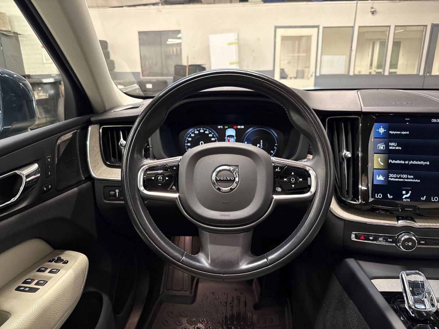 VOLVO XC60 2020