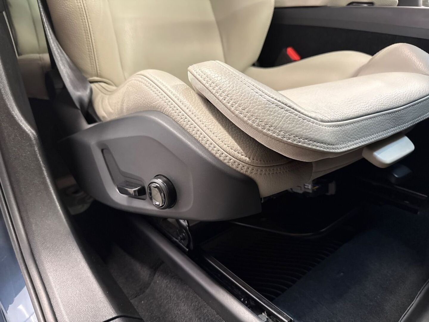 VOLVO XC60 2020
