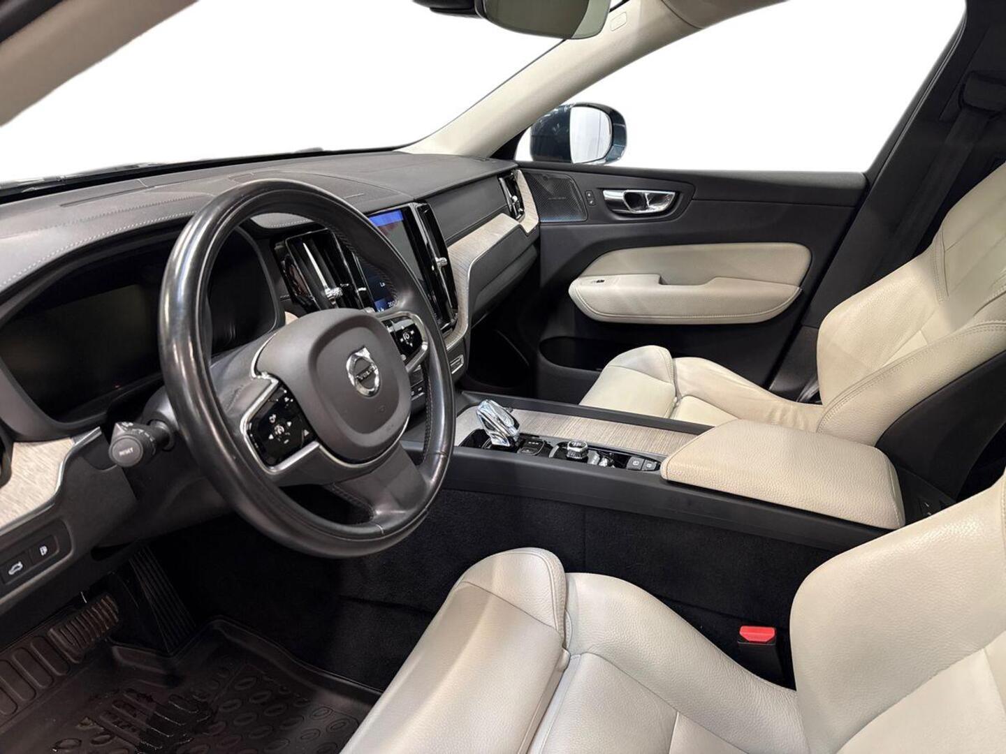 VOLVO XC60 2020