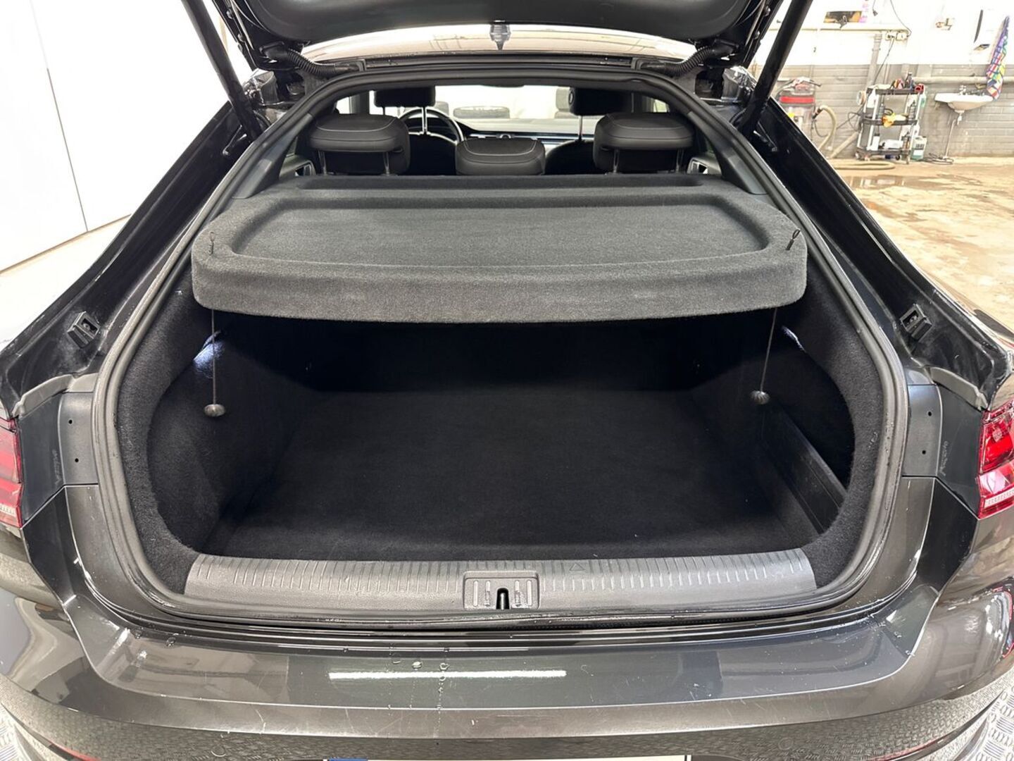 VOLKSWAGEN Arteon 11