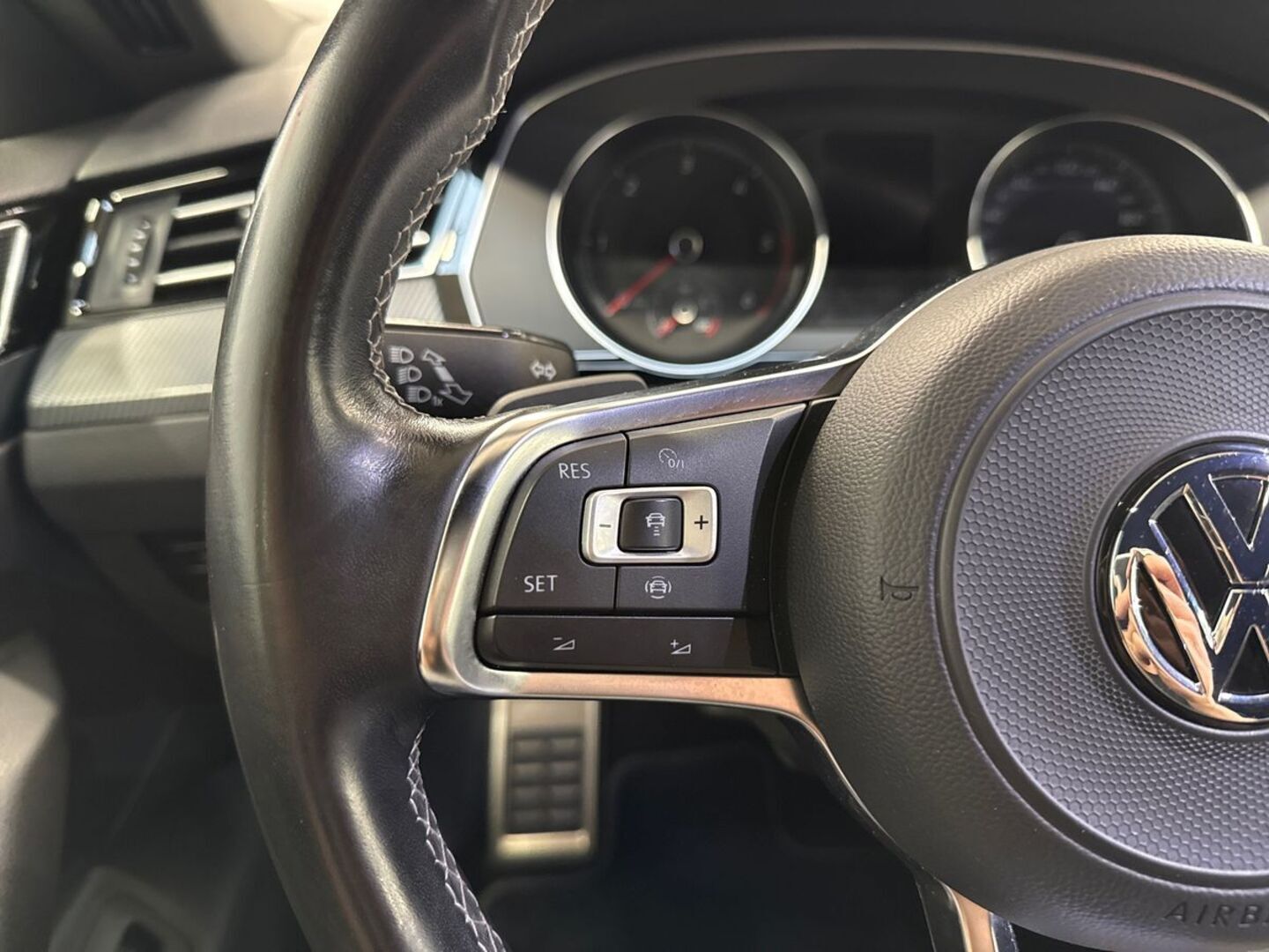 VOLKSWAGEN Arteon 17