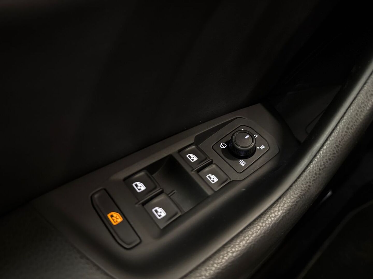 VOLKSWAGEN Arteon 28