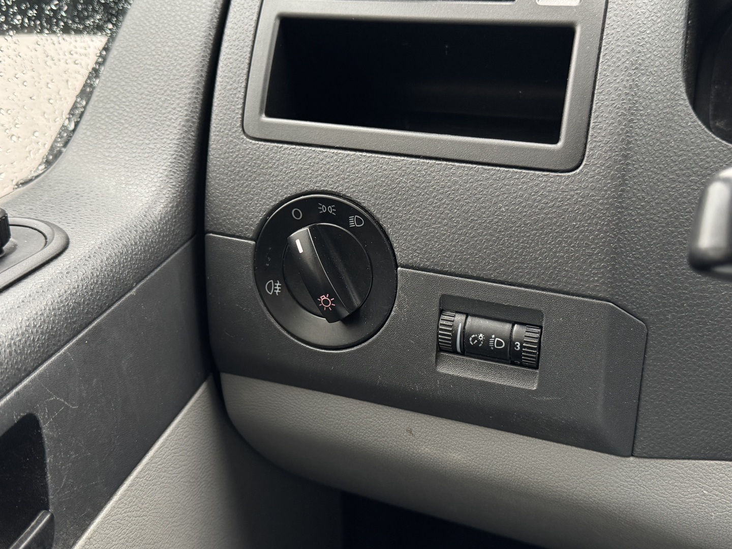 VOLKSWAGEN Transporter 2012