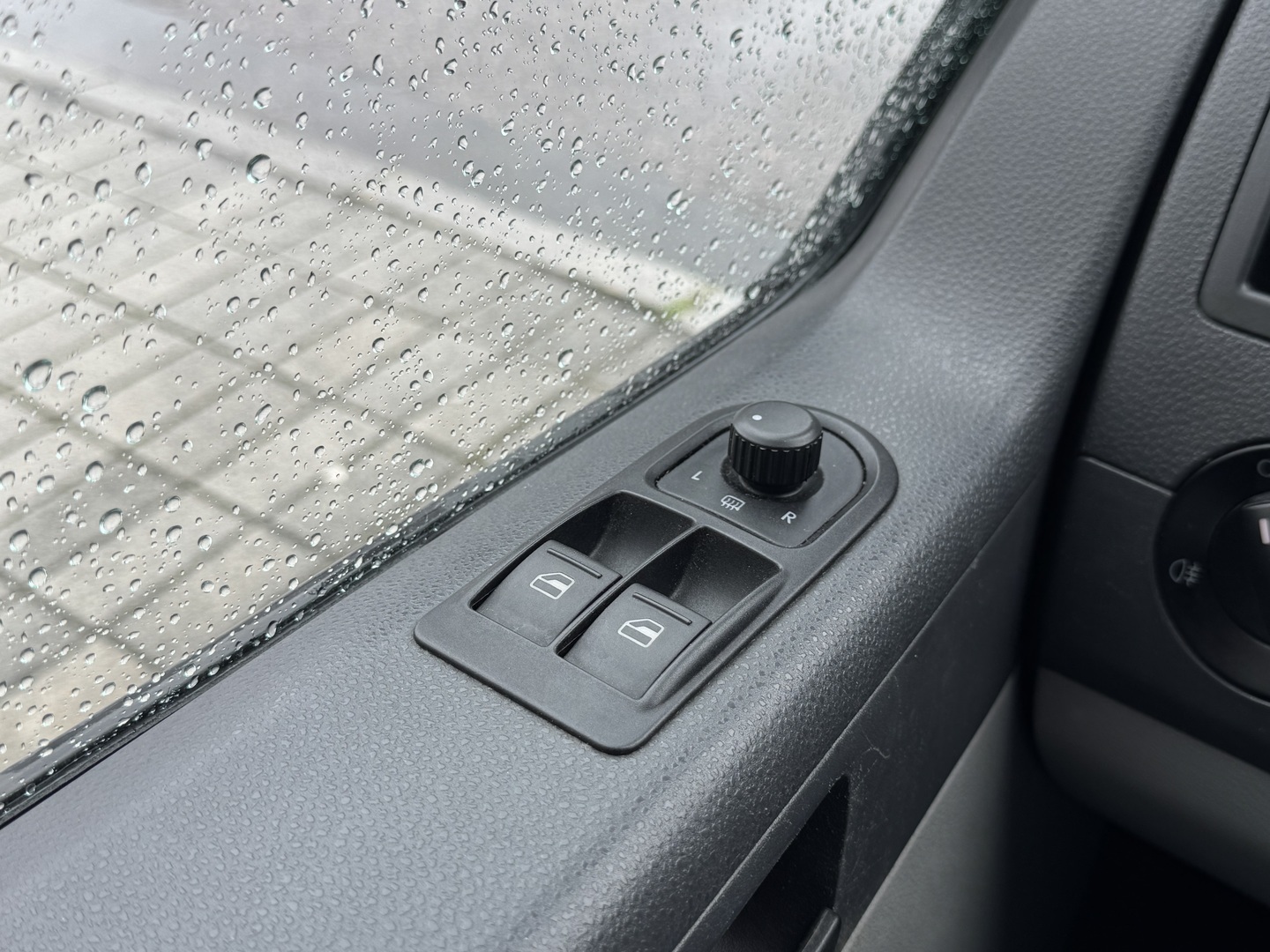 VOLKSWAGEN Transporter 2012