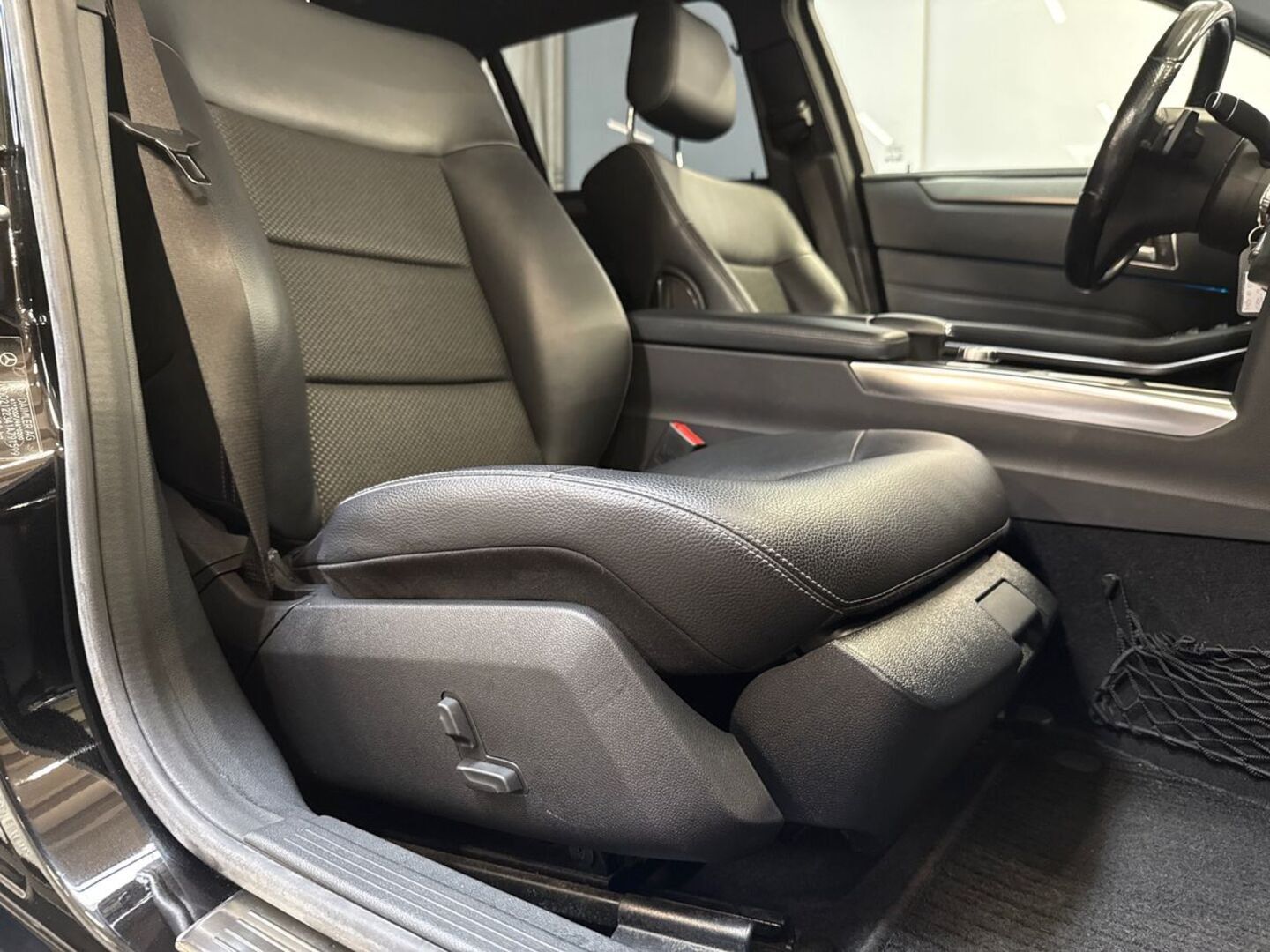 MERCEDES-BENZ E 2013