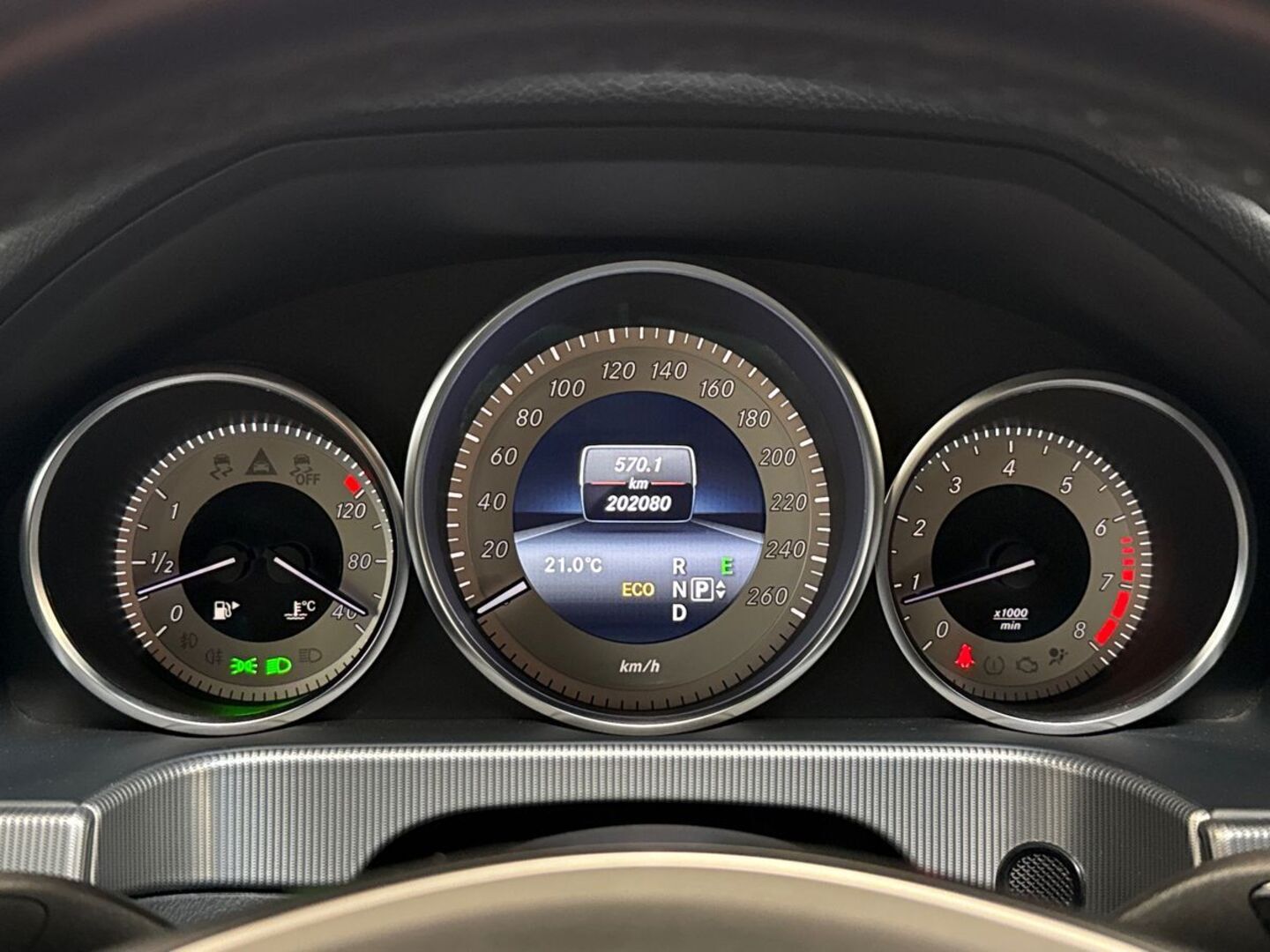 MERCEDES-BENZ E 2013