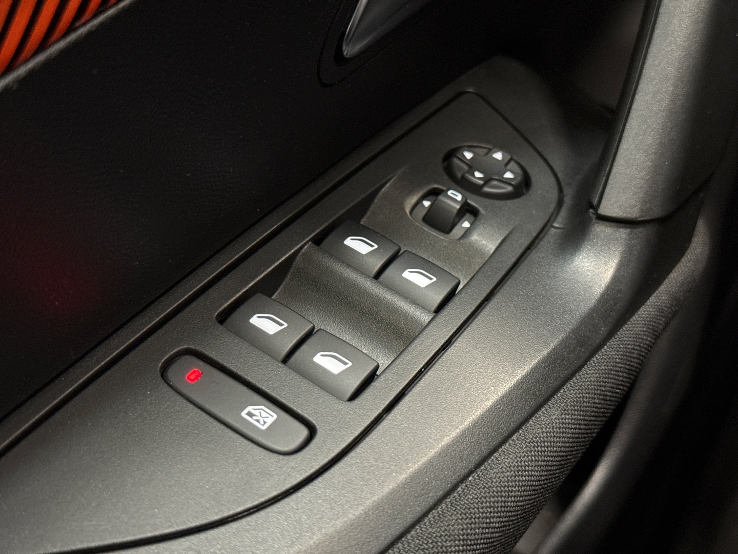 PEUGEOT 2008 2021