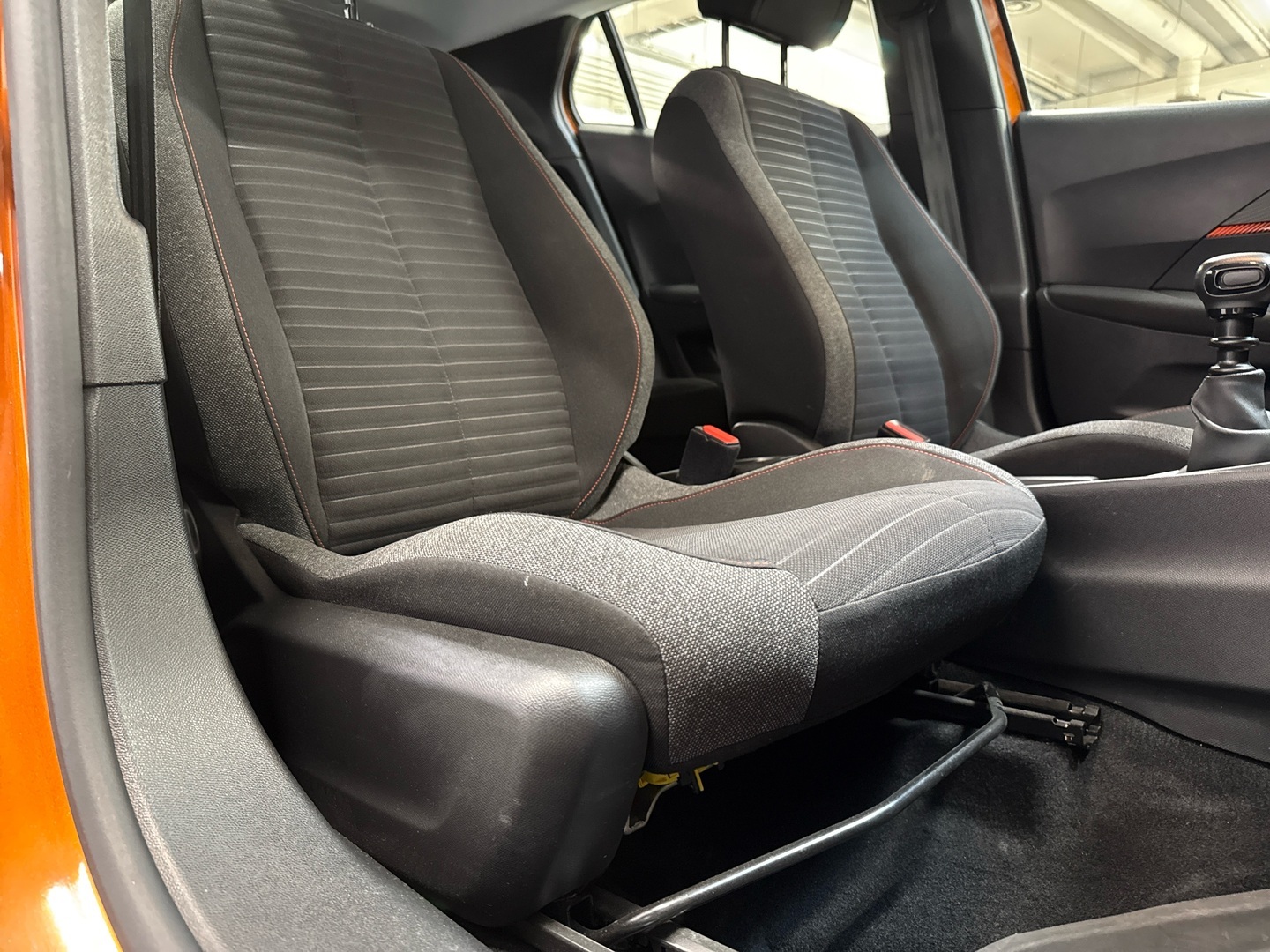 PEUGEOT 2008 2021