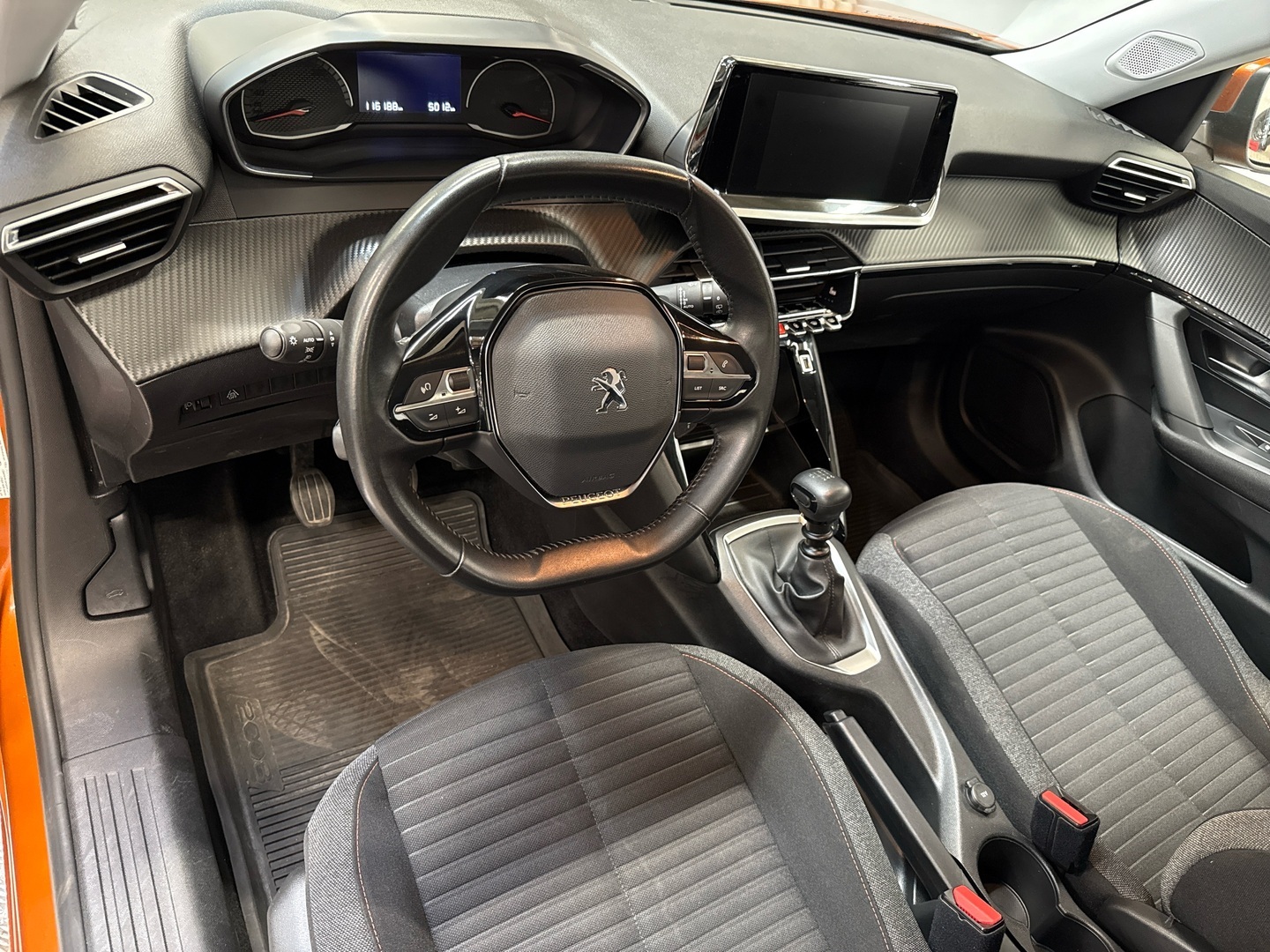 PEUGEOT 2008 2021