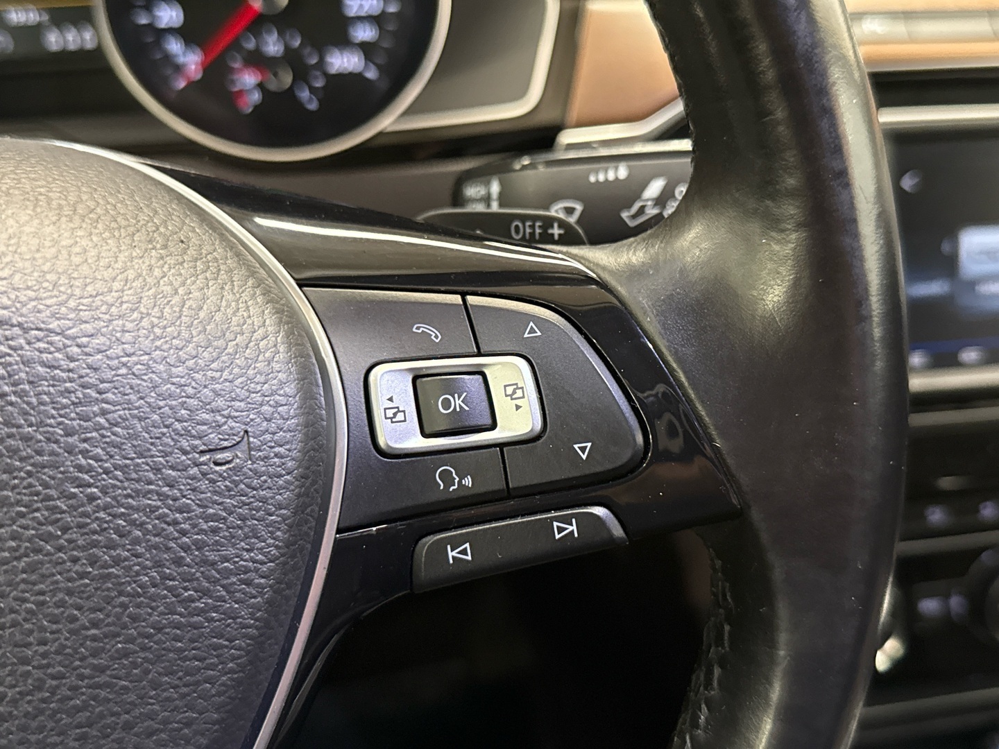 VOLKSWAGEN Passat 2016