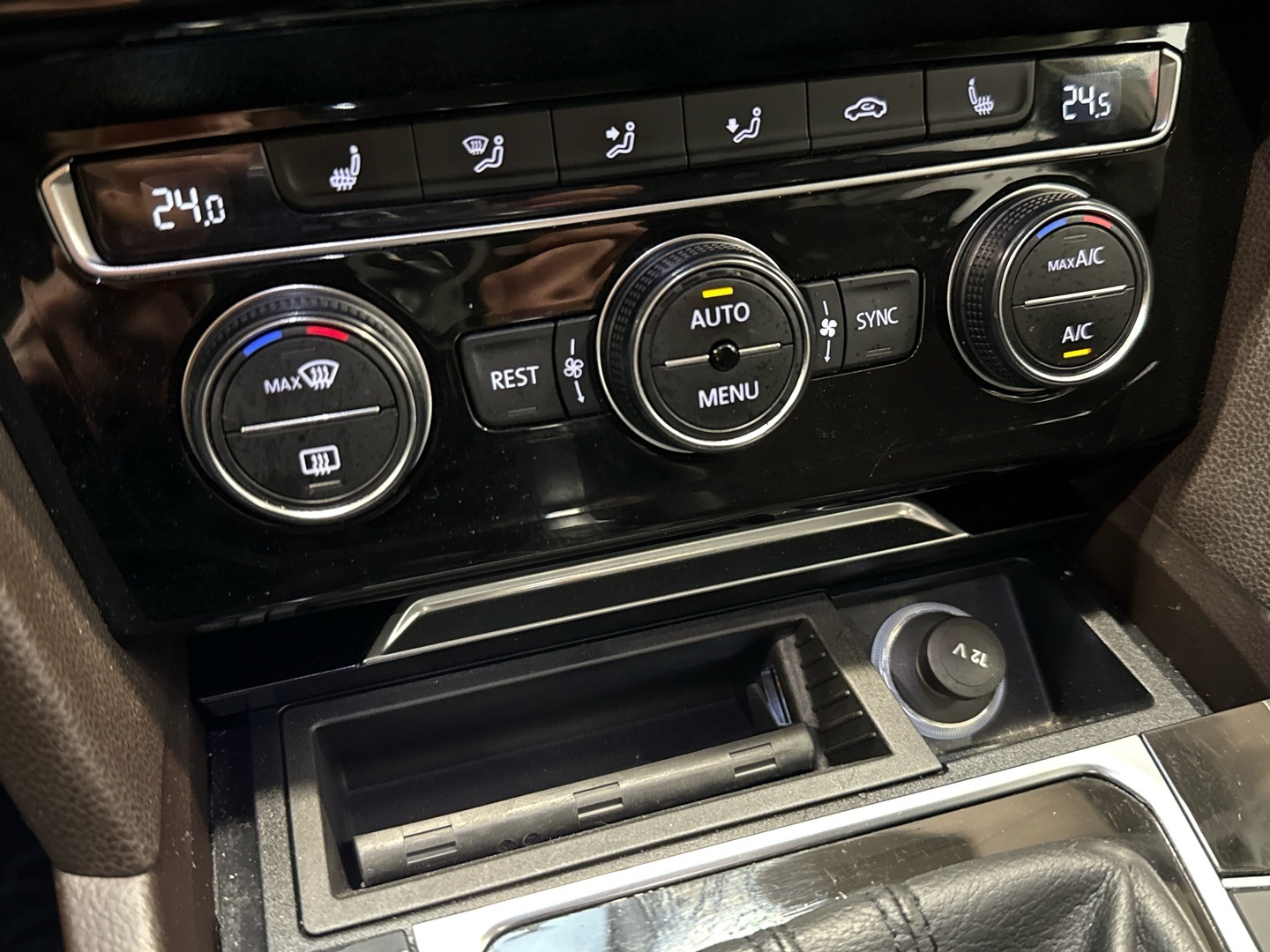 VOLKSWAGEN Passat 2016