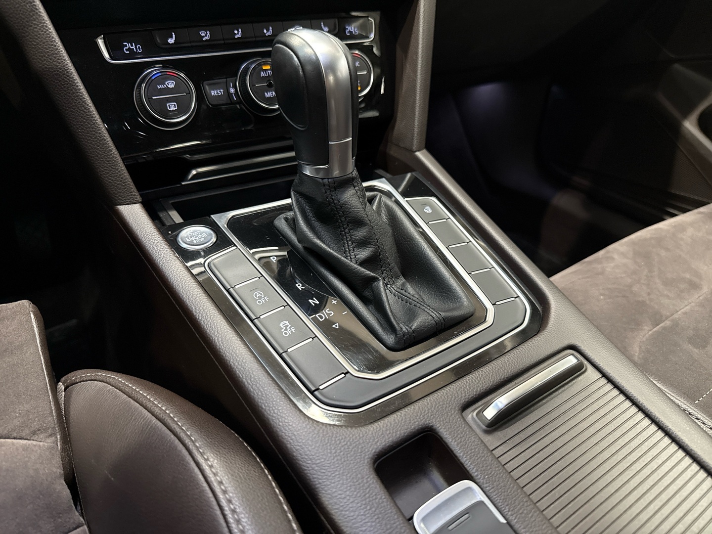 VOLKSWAGEN Passat 2016