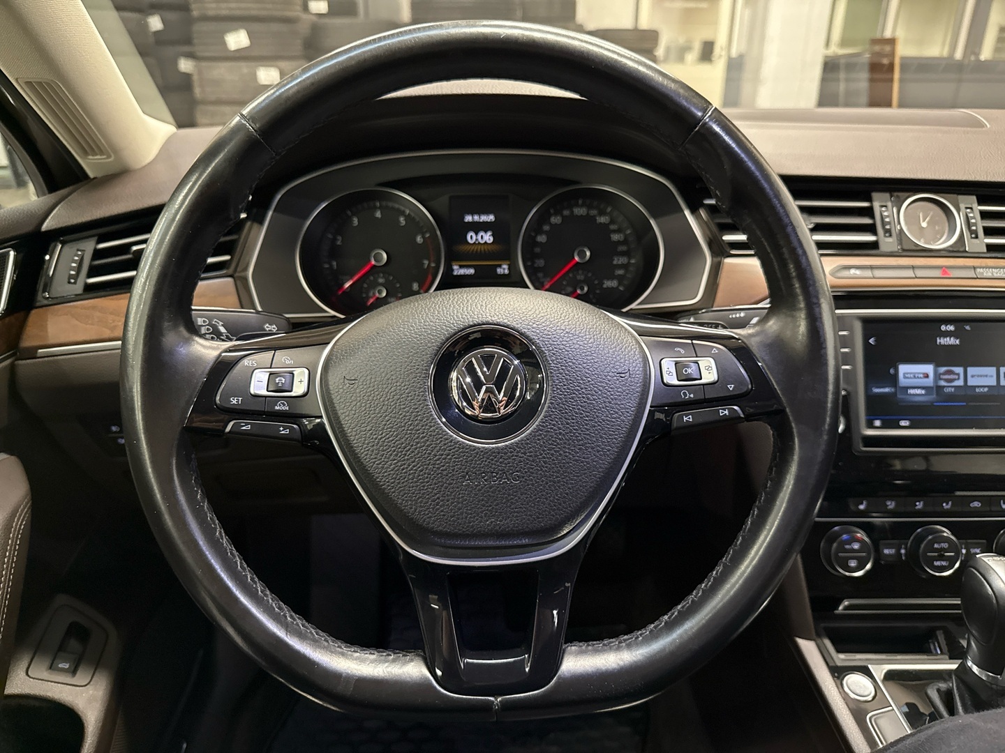 VOLKSWAGEN Passat 2016