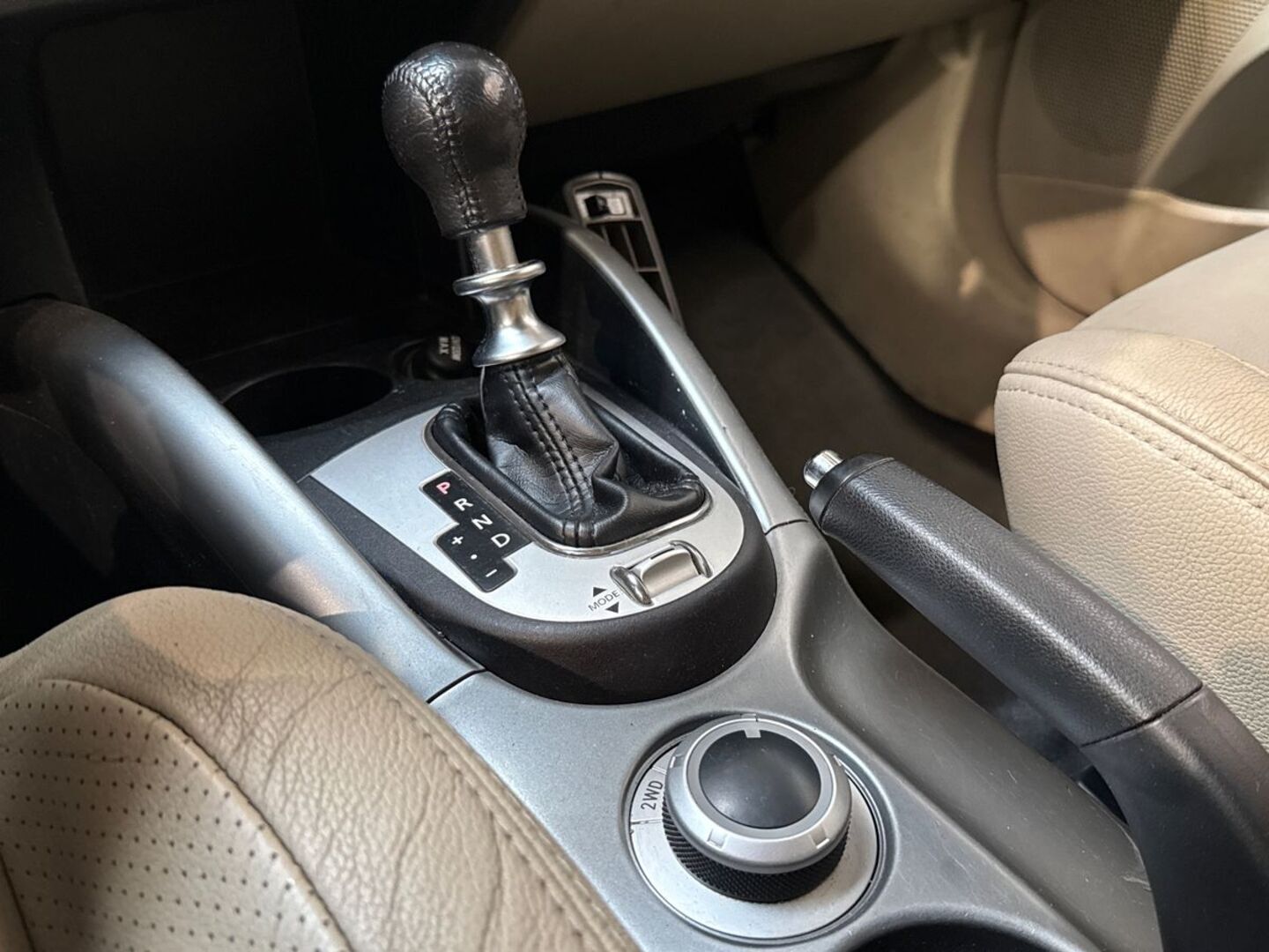 MITSUBISHI Outlander 2012