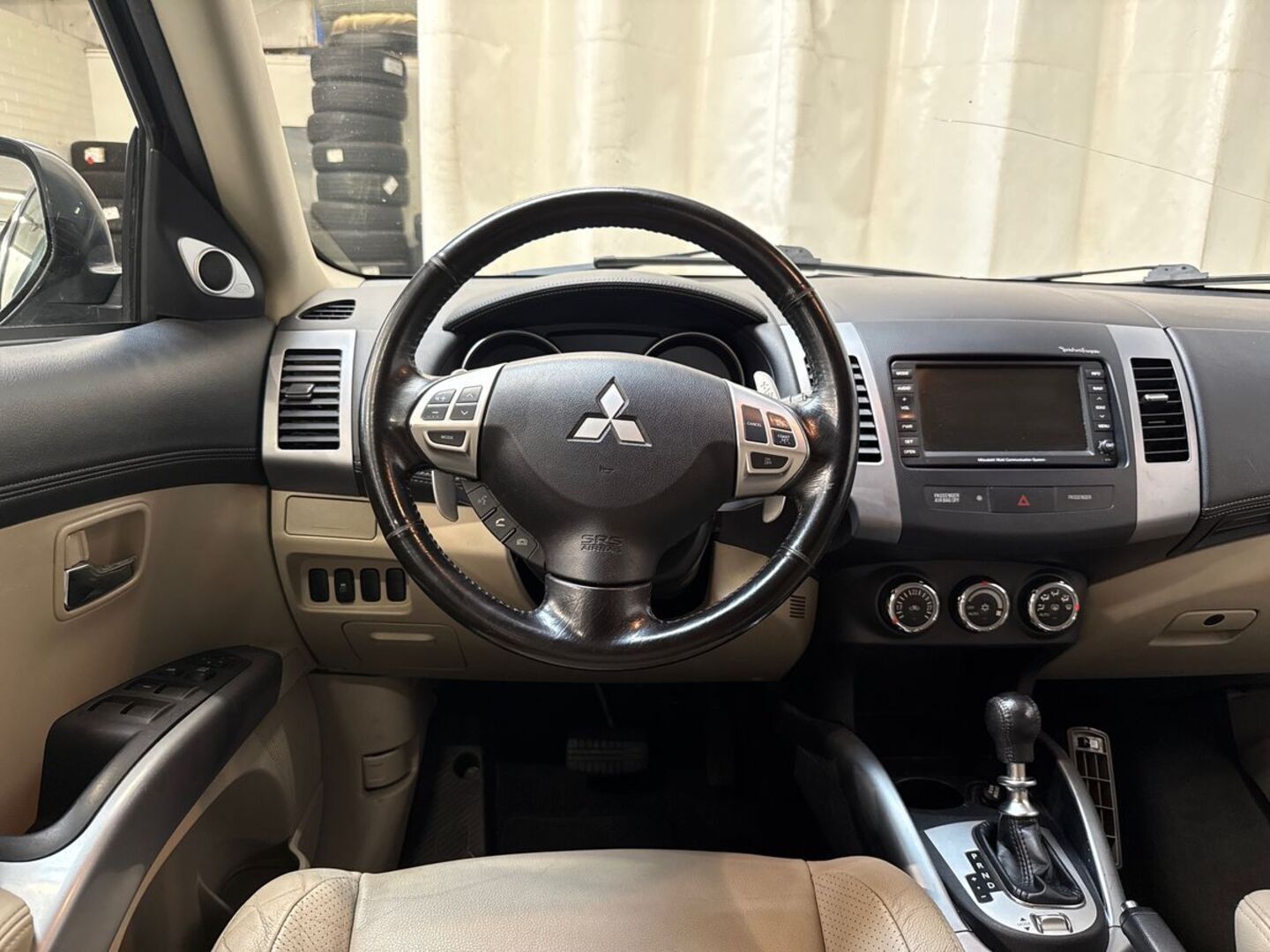 MITSUBISHI Outlander 2012