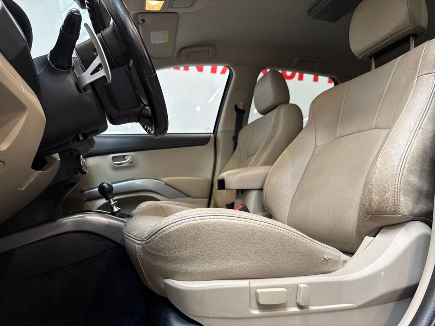 MITSUBISHI Outlander 2012
