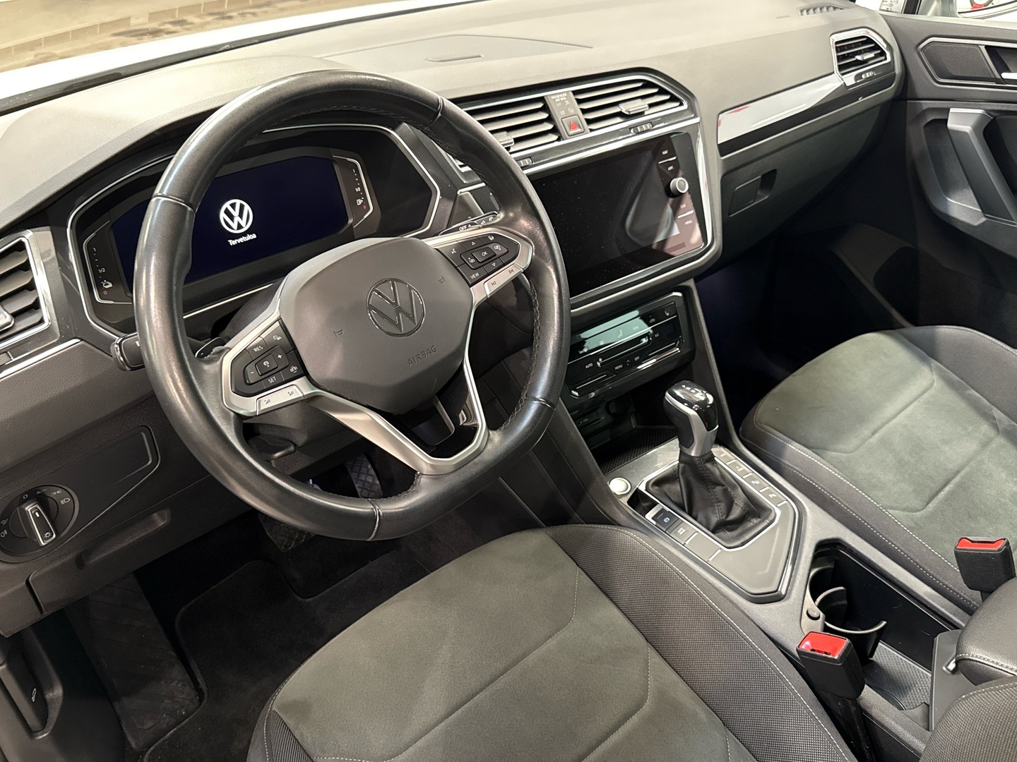 VOLKSWAGEN Tiguan 2024