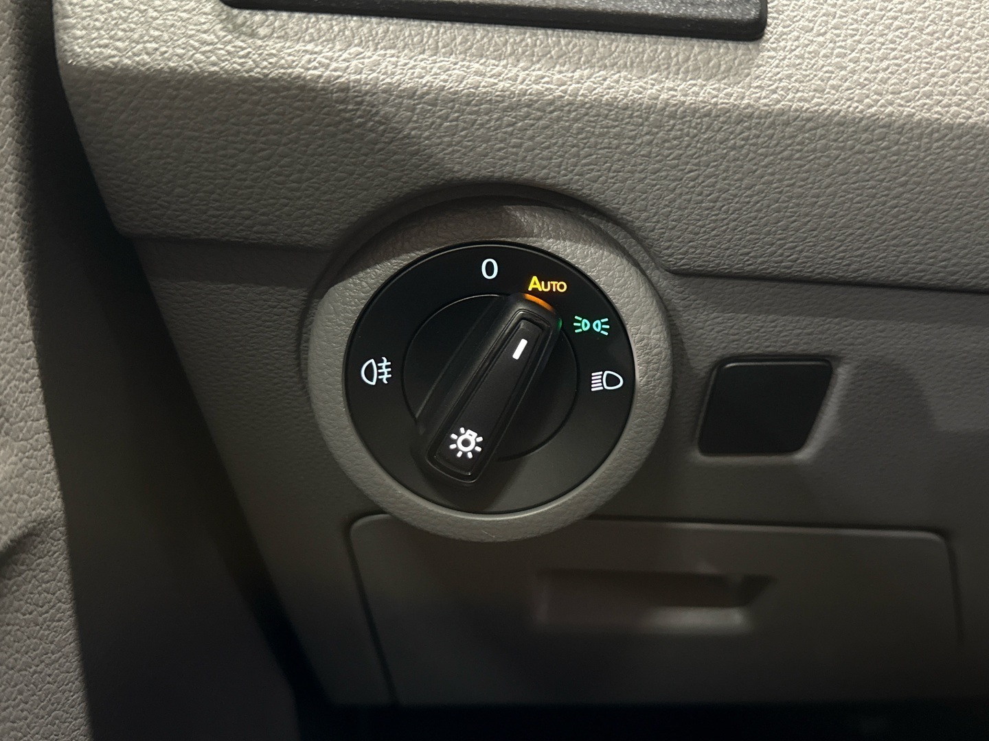 VOLKSWAGEN Transporter 2023
