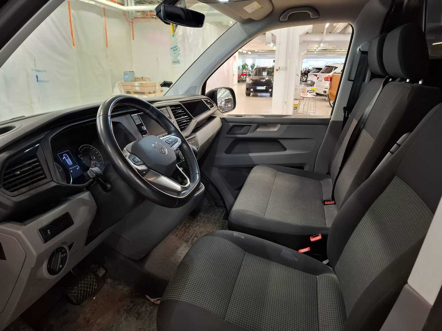 VOLKSWAGEN Transporter 2023