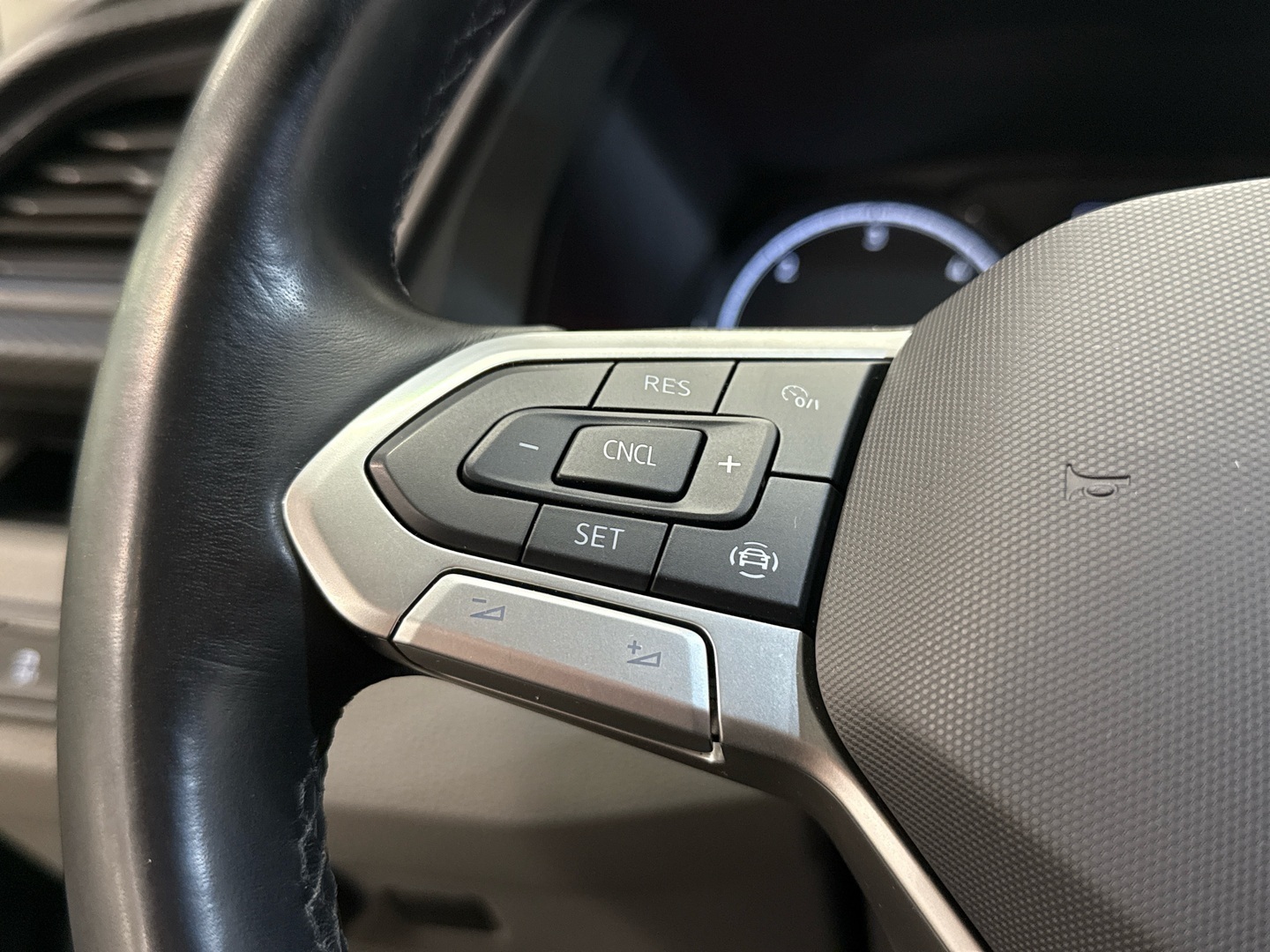 VOLKSWAGEN Transporter 2023