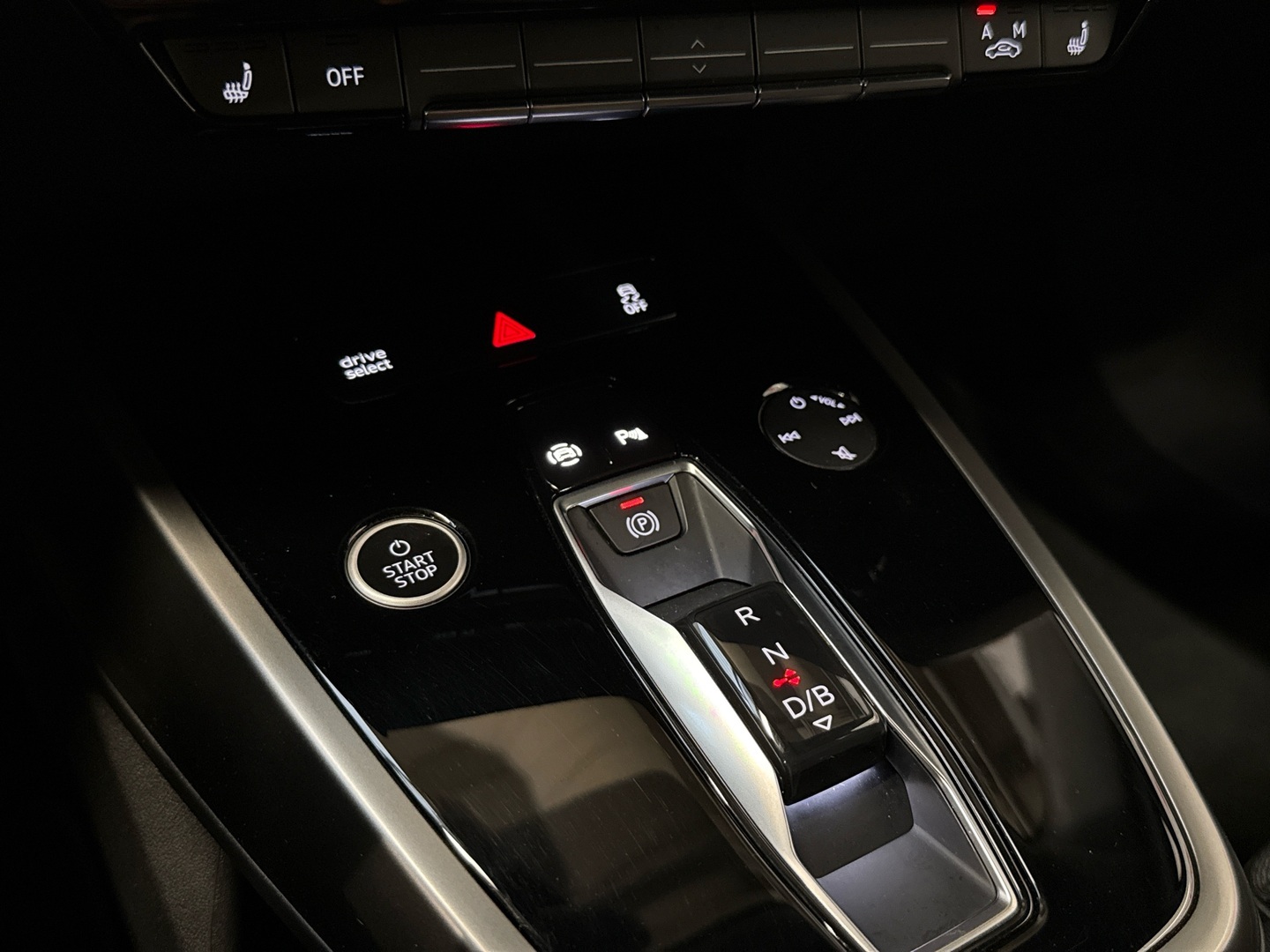 AUDI Q4 E-TRON 2021