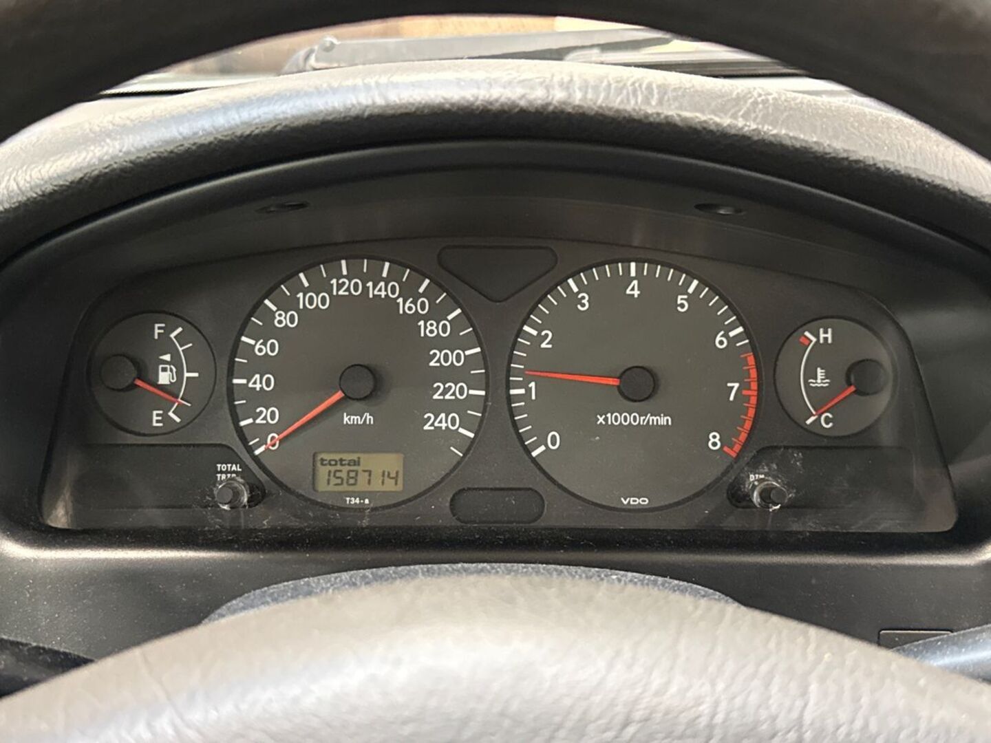 TOYOTA Avensis 2001