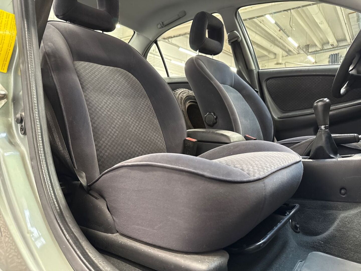 TOYOTA Avensis 2001