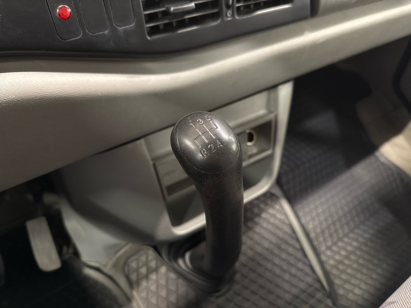 VOLKSWAGEN LT 2001