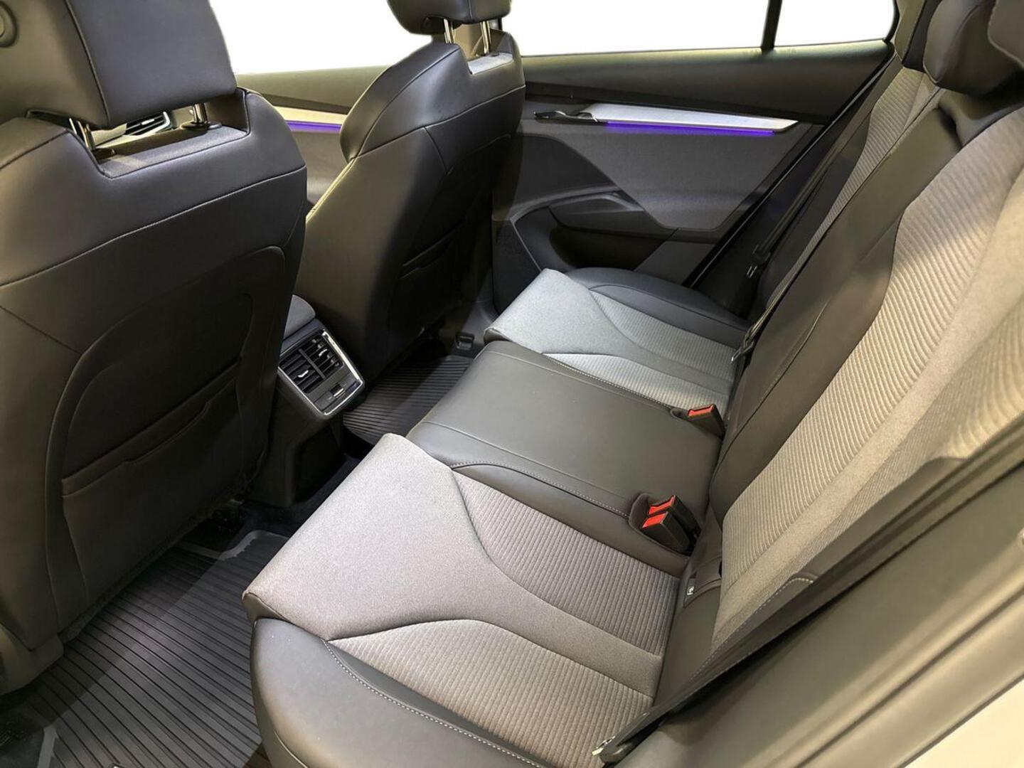 SKODA Enyaq 2023