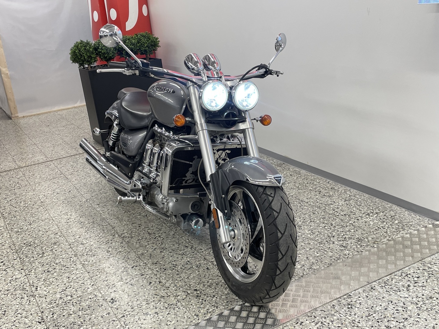TRIUMPH ROCKET III 2006