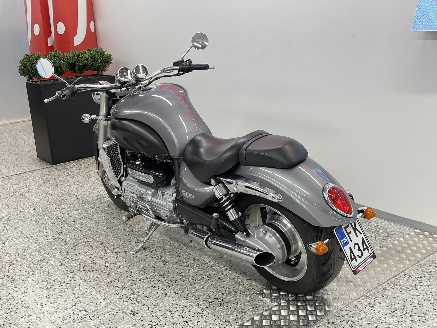 TRIUMPH ROCKET III 2006