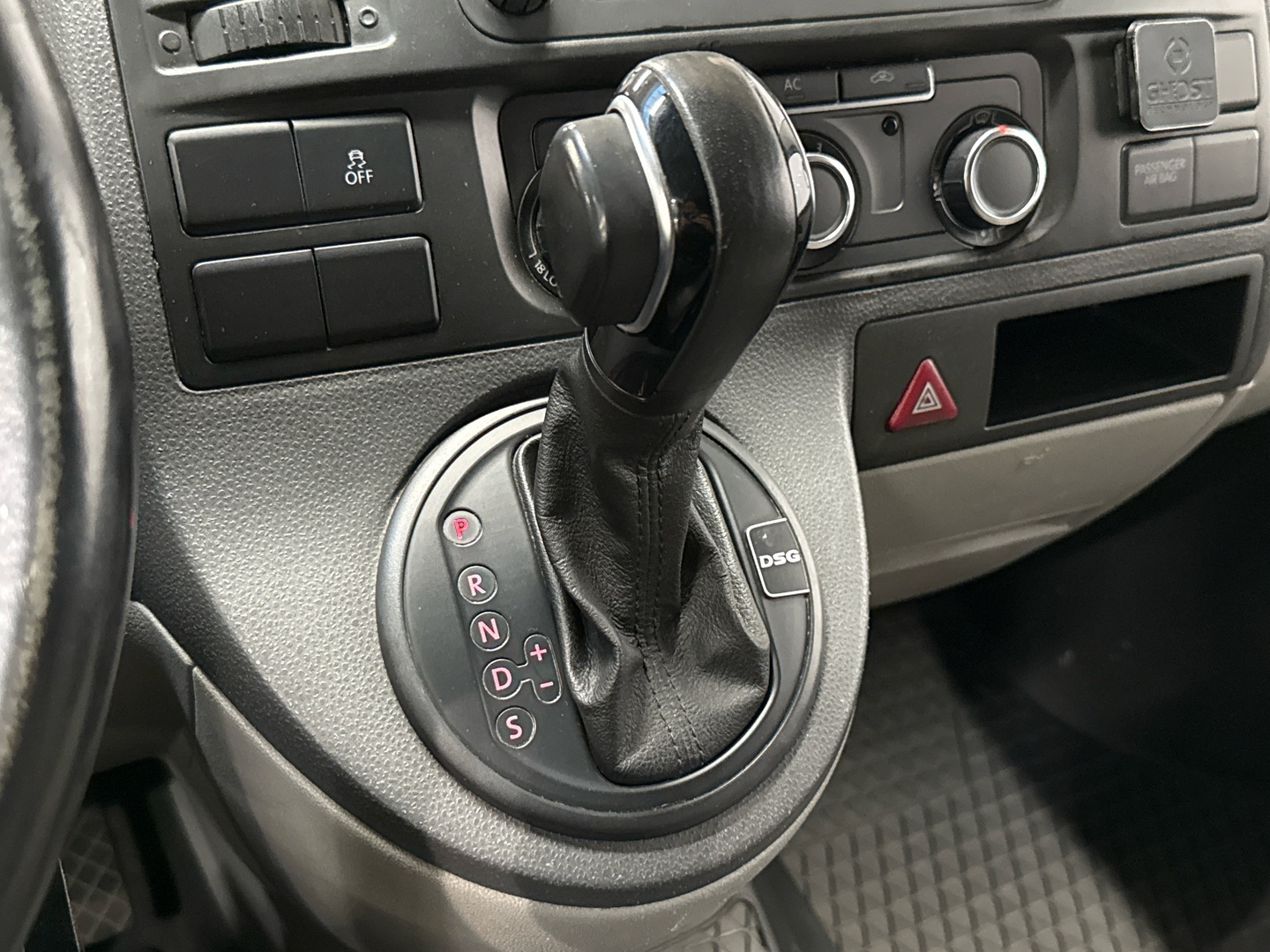 VOLKSWAGEN Transporter 2011