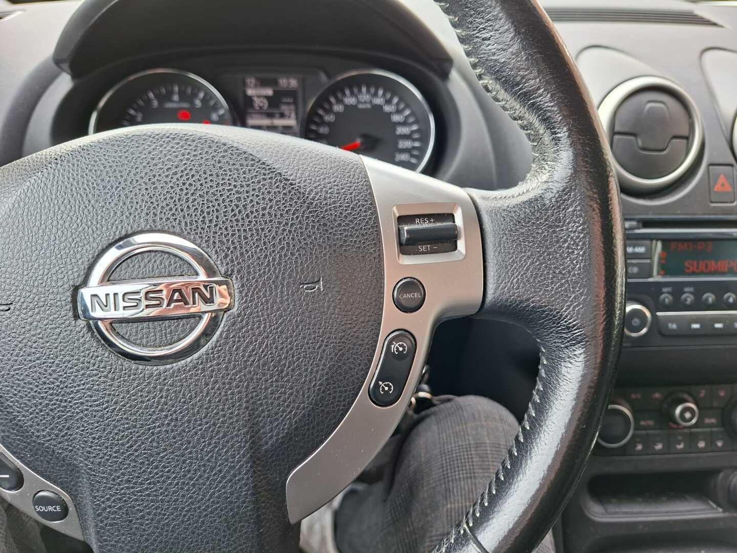 NISSAN Qashqai+2 2012