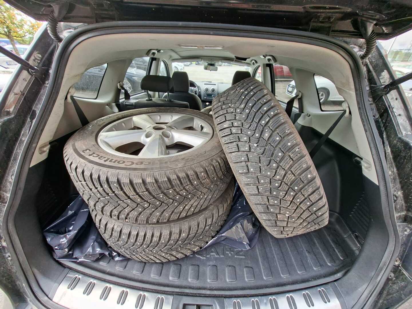 NISSAN Qashqai+2 2012