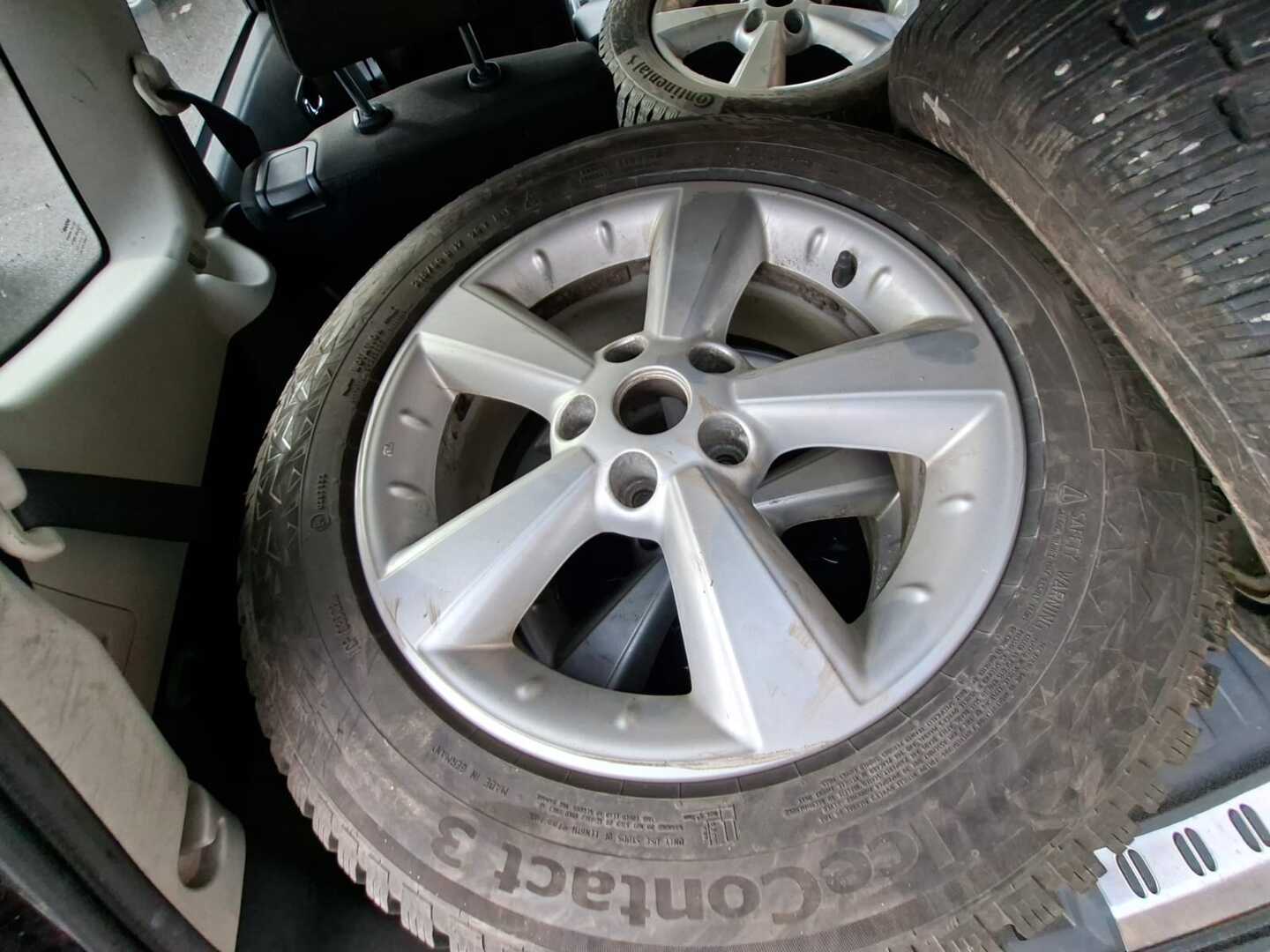 NISSAN Qashqai+2 2012