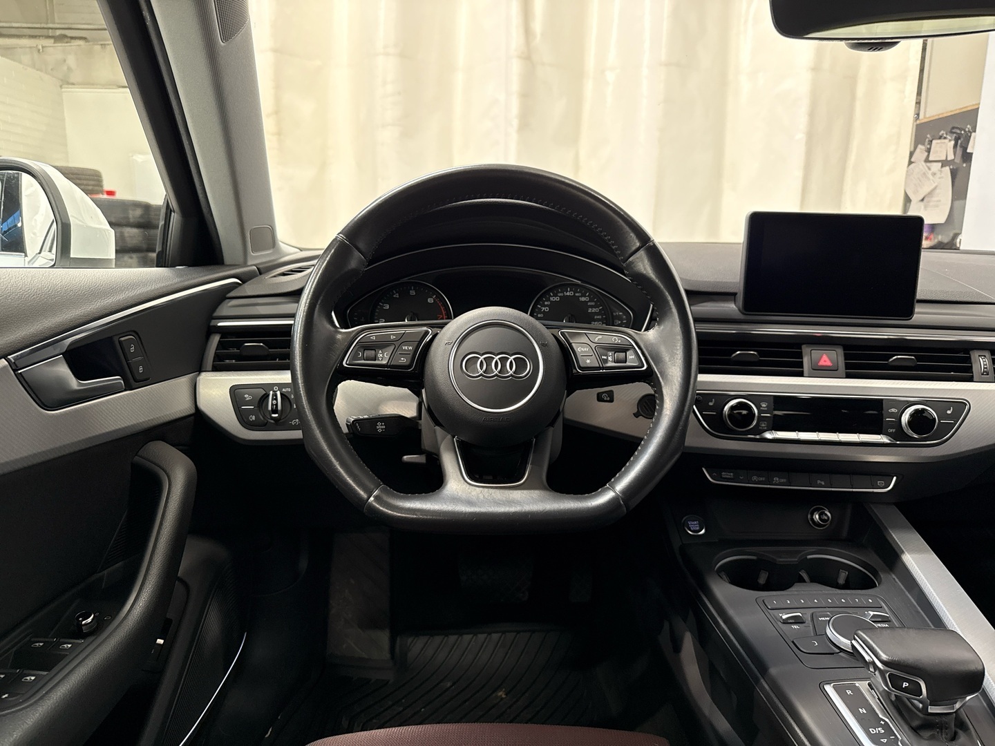 AUDI A4 2016