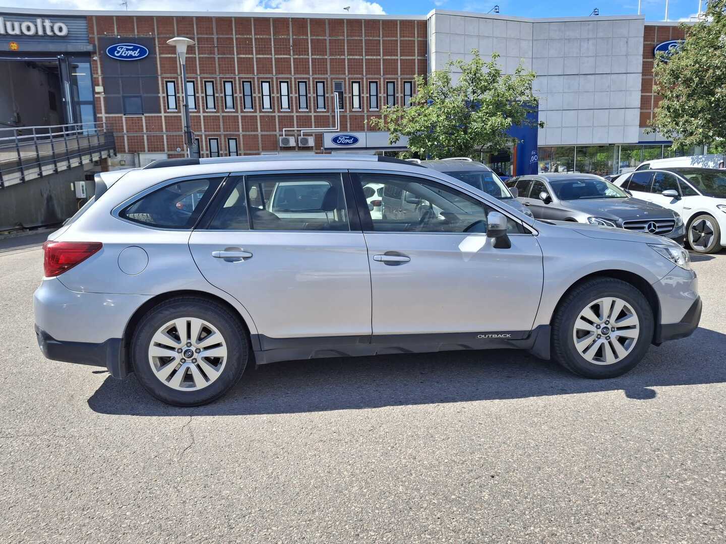 SUBARU Outback 2016