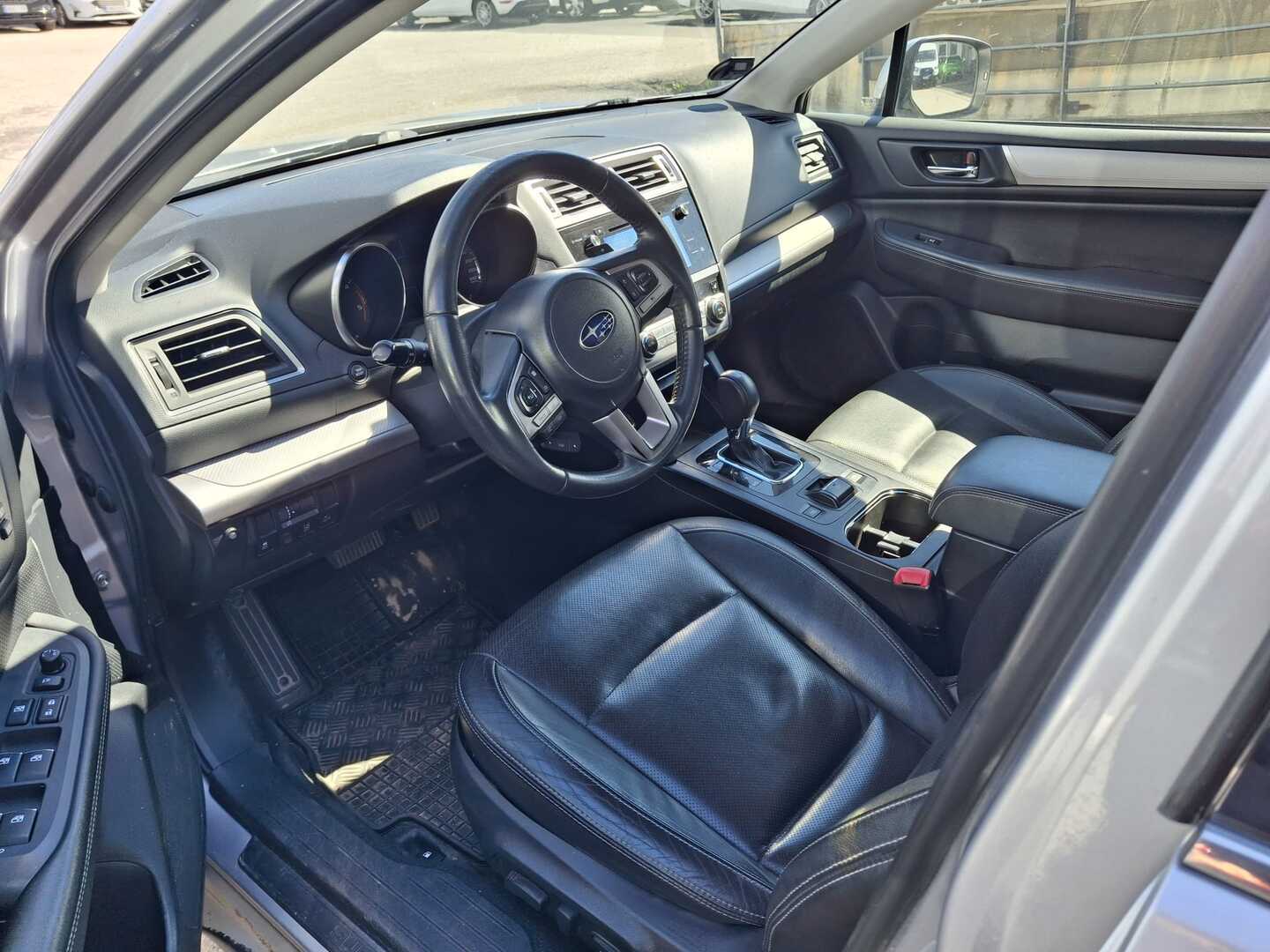 SUBARU Outback 2016