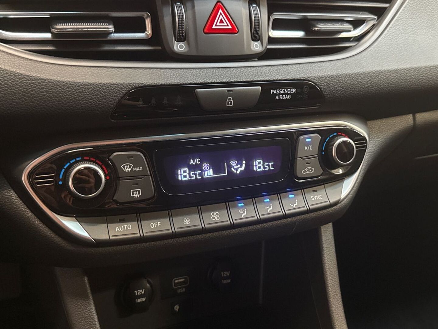 HYUNDAI i30 Wagon 24