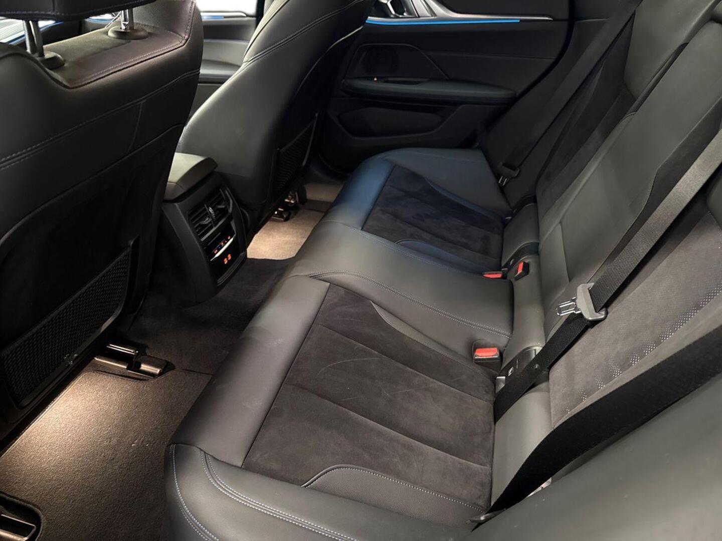 BMW i4 10
