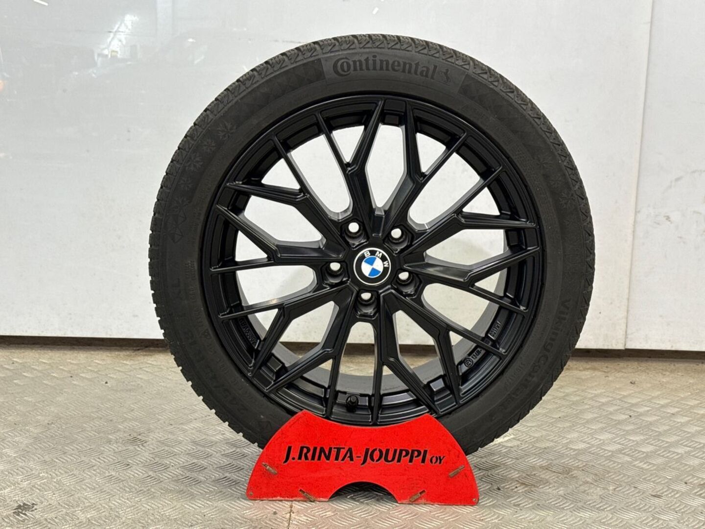 BMW i4 15