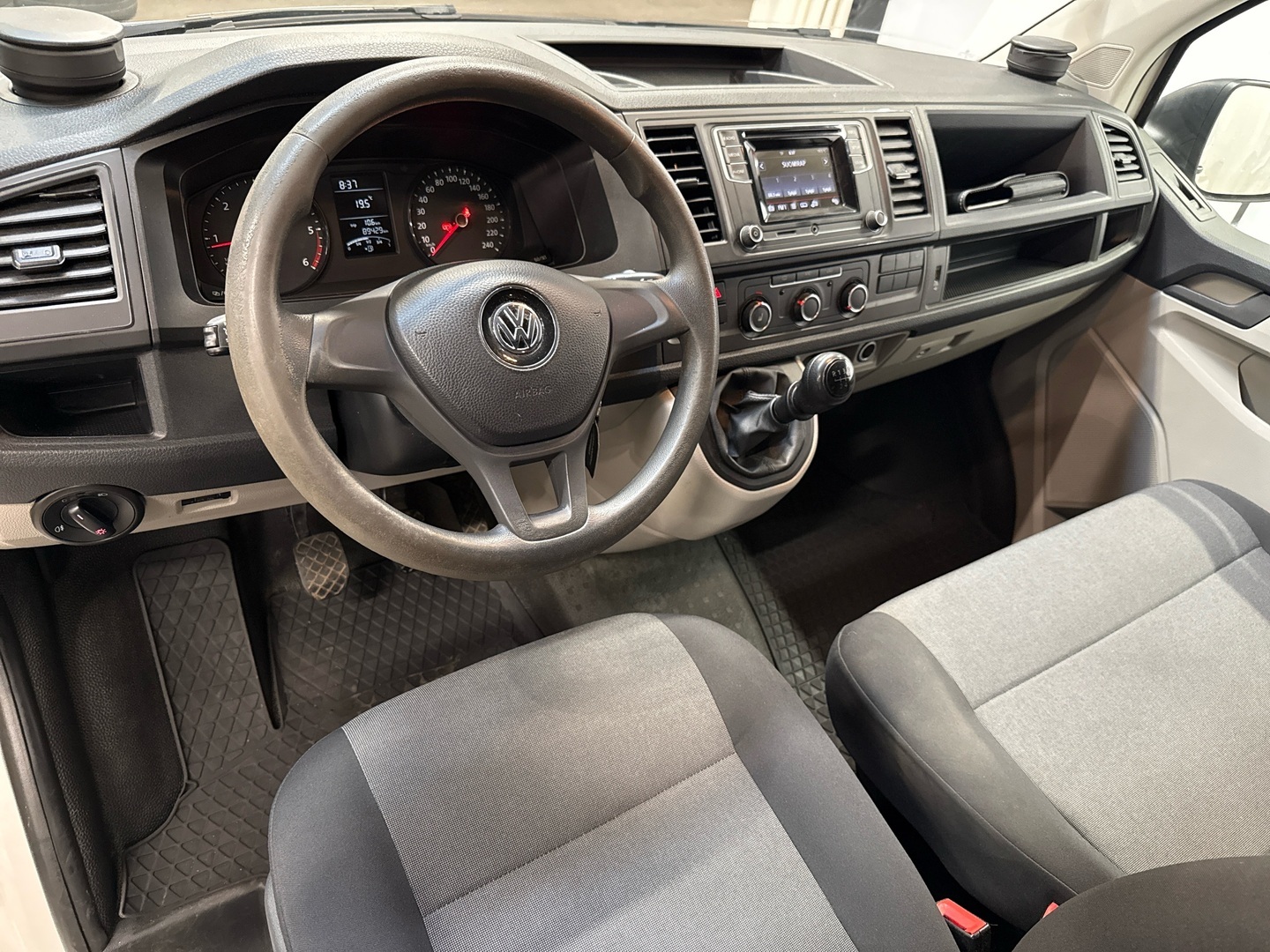 VOLKSWAGEN Transporter 2019
