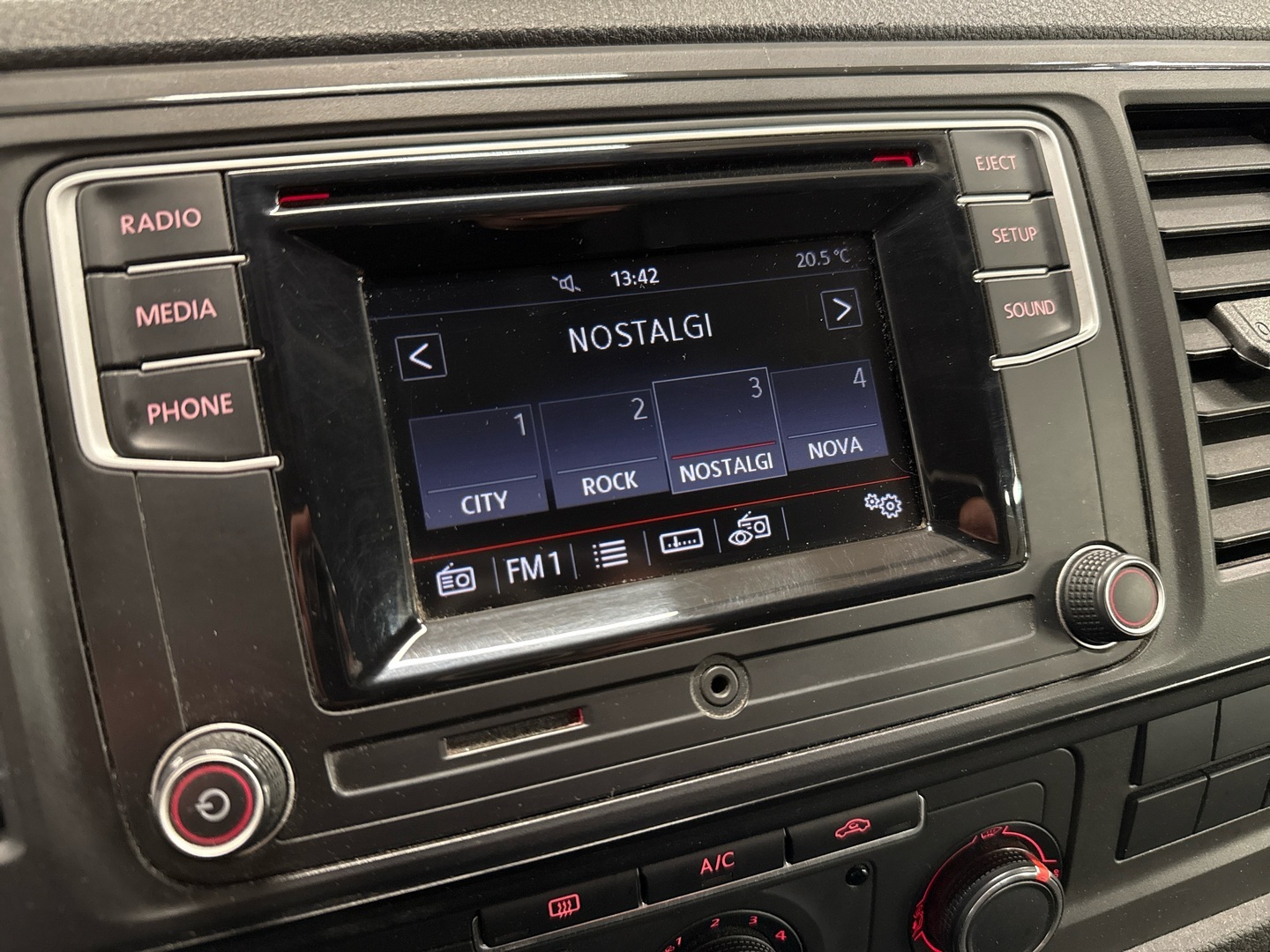 VOLKSWAGEN Transporter 2019